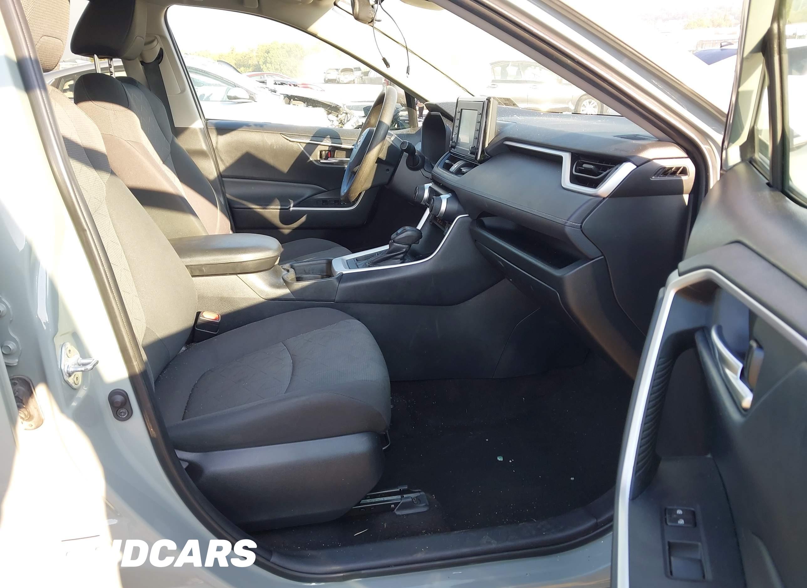 2021 Toyota RAV4, Xle