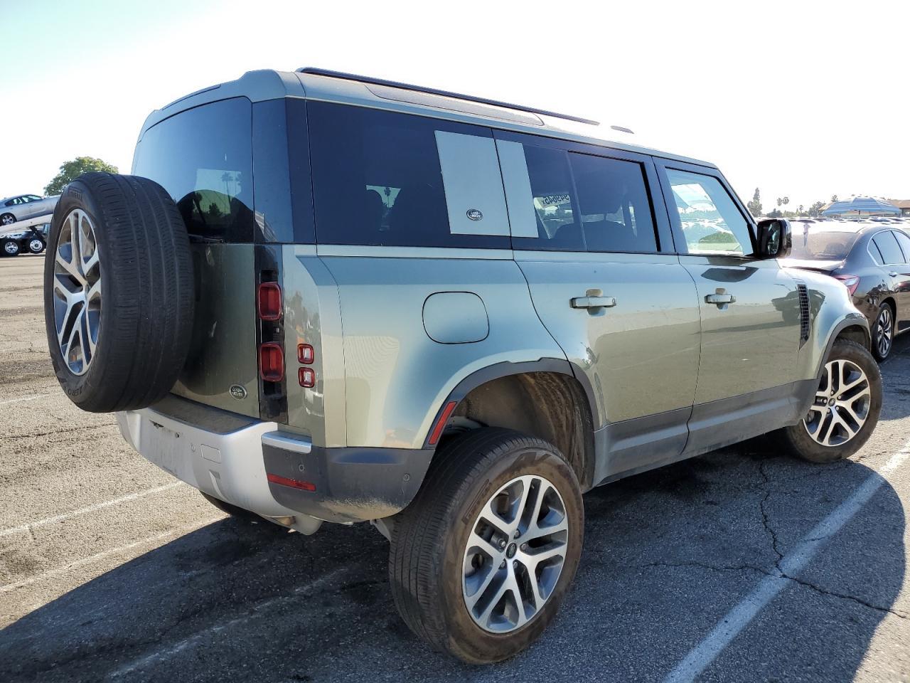 2023 Land Rover Defender, 110 SE
