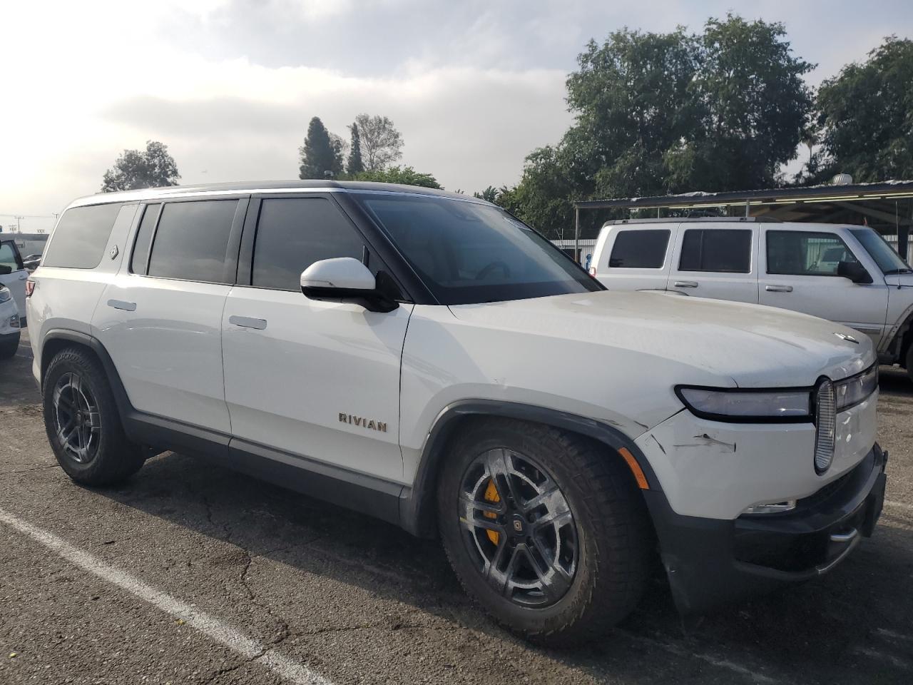 2023 Rivian R1S, Adventure