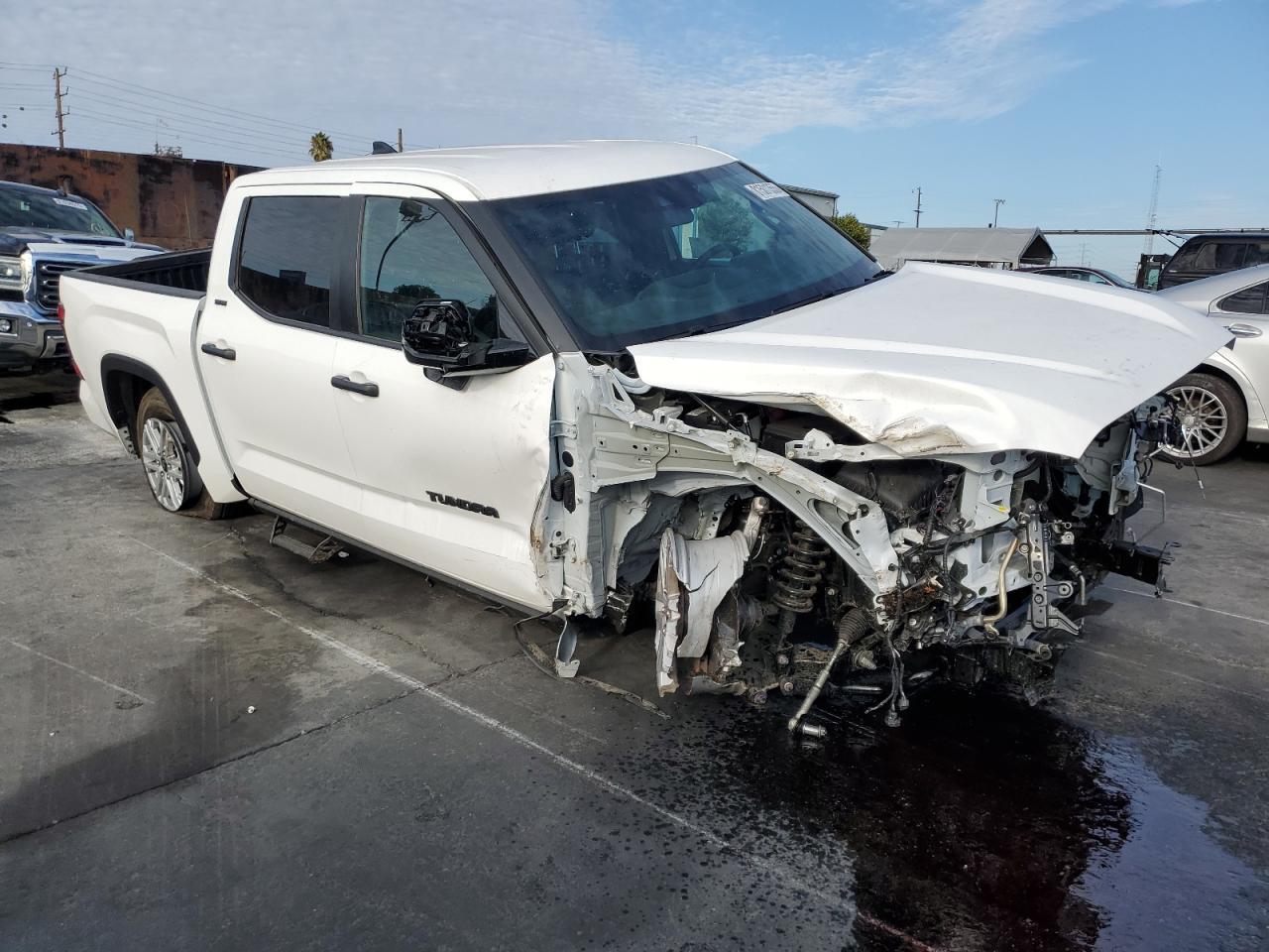 2025 Toyota Tundra, Crewmax Sr