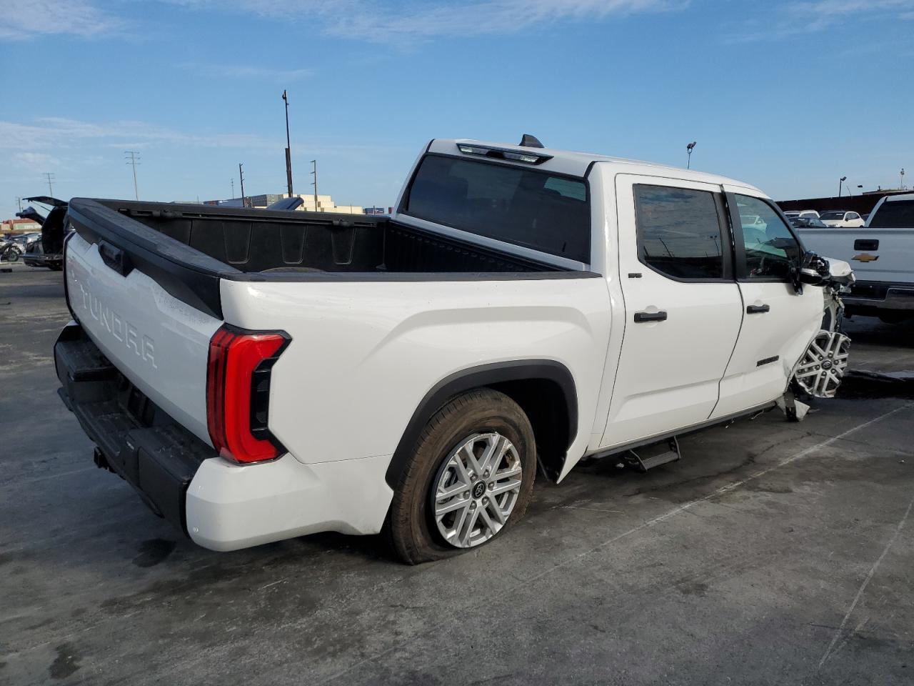 2025 Toyota Tundra, Crewmax Sr
