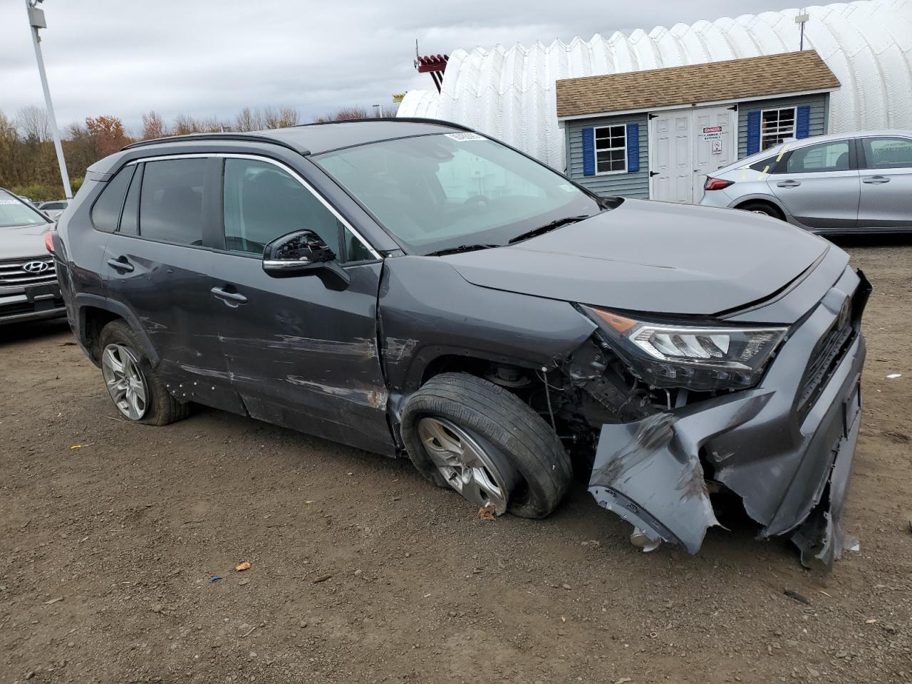 2020 Toyota RAV4, Xle
