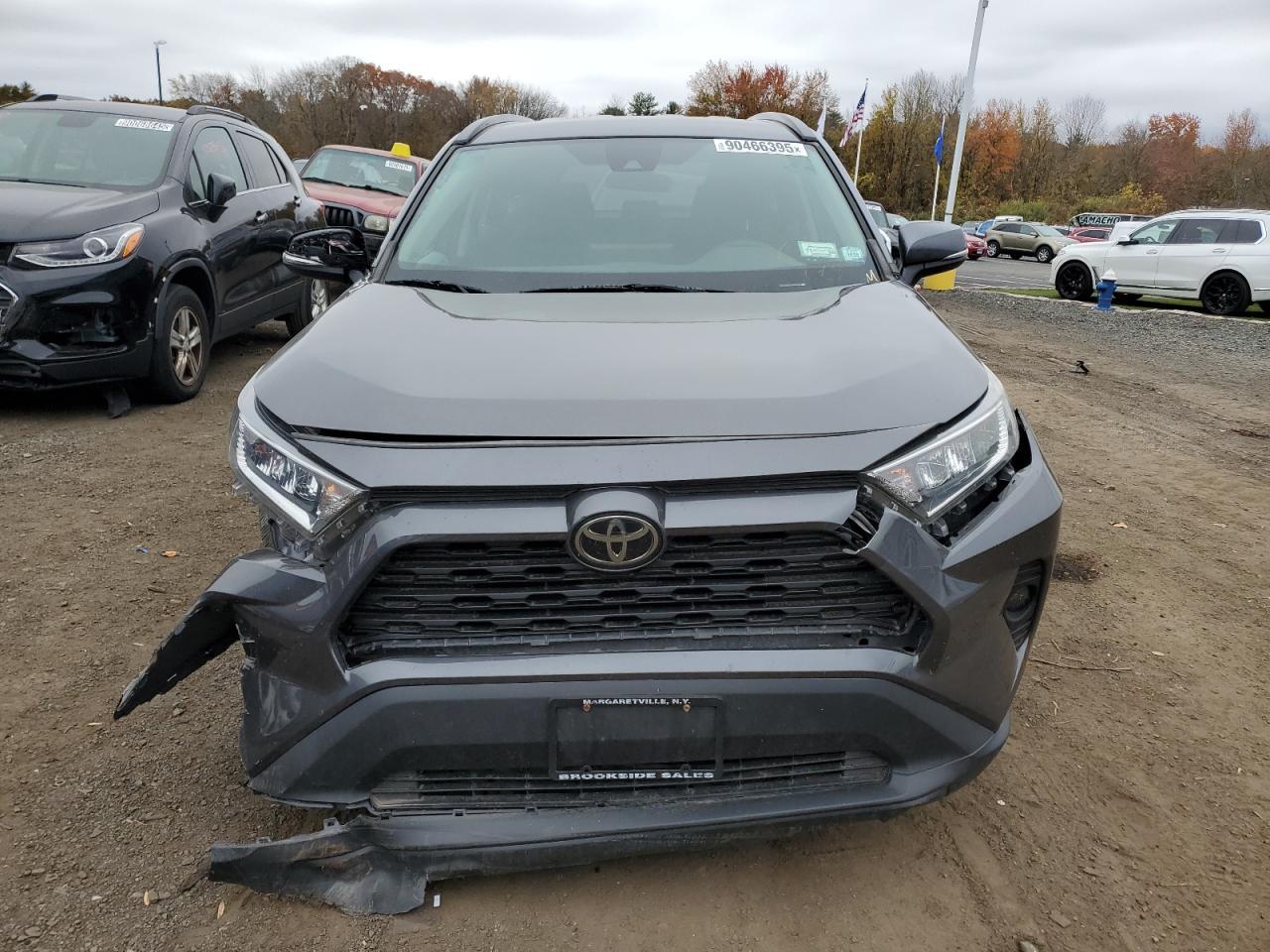 2020 Toyota RAV4, Xle