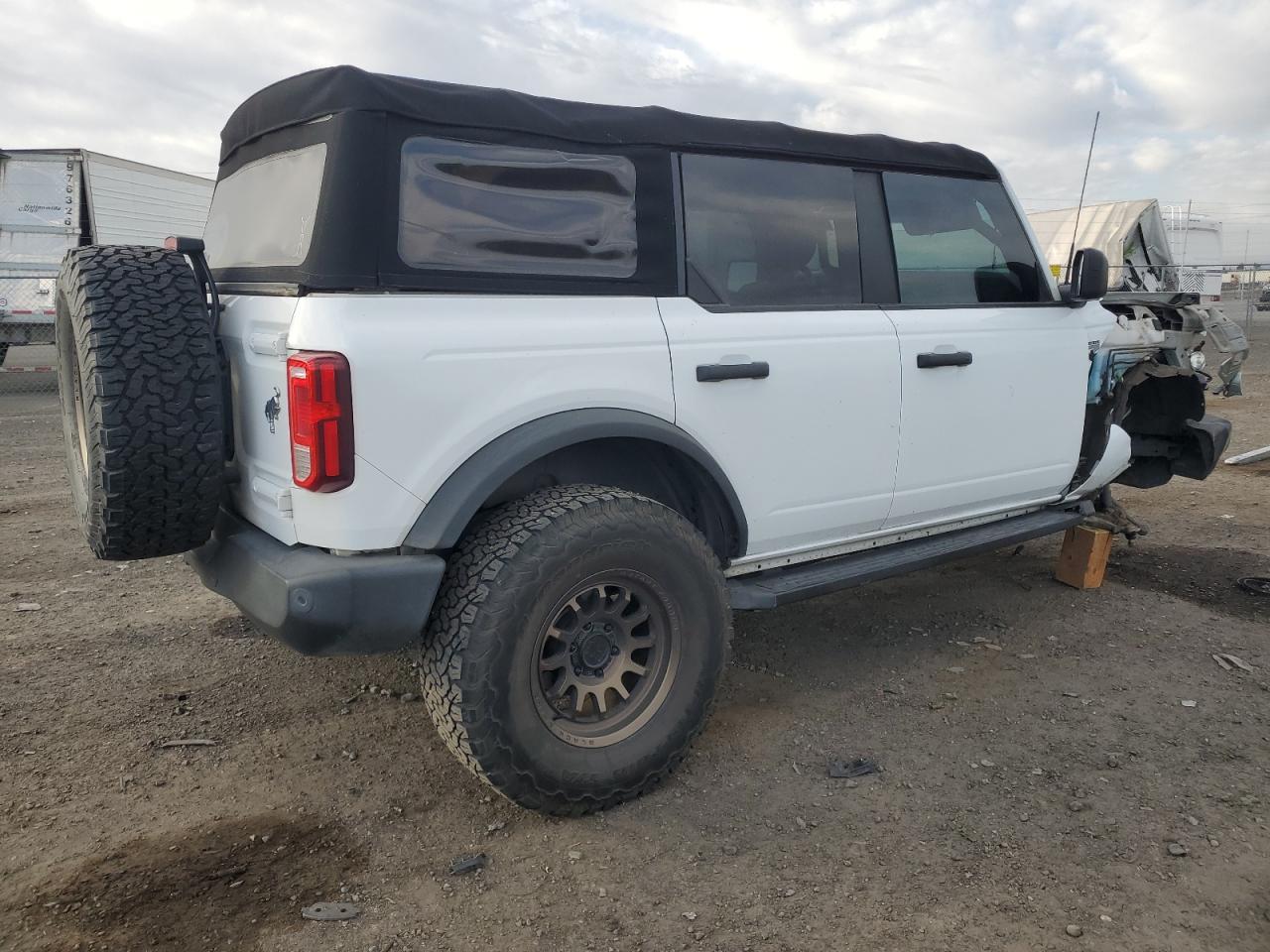 2022 Ford Bronco, Base