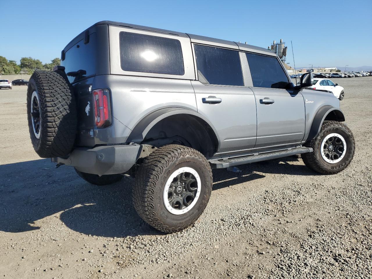 2022 Ford Bronco, Base