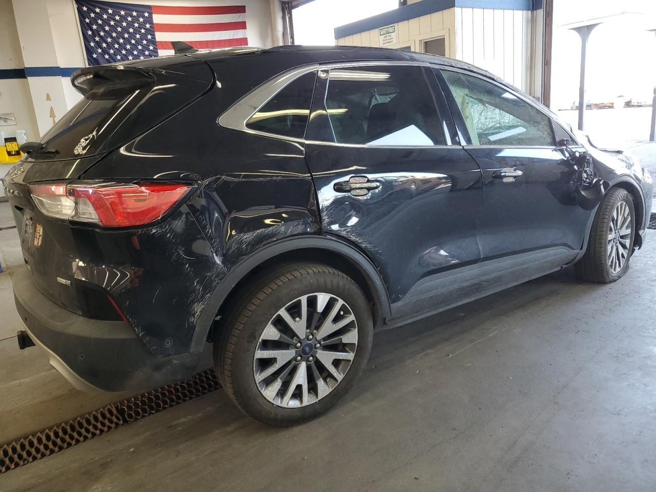 2020 Ford Escape, Titanium