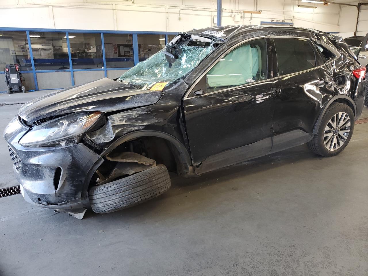 2020 Ford Escape, Titanium