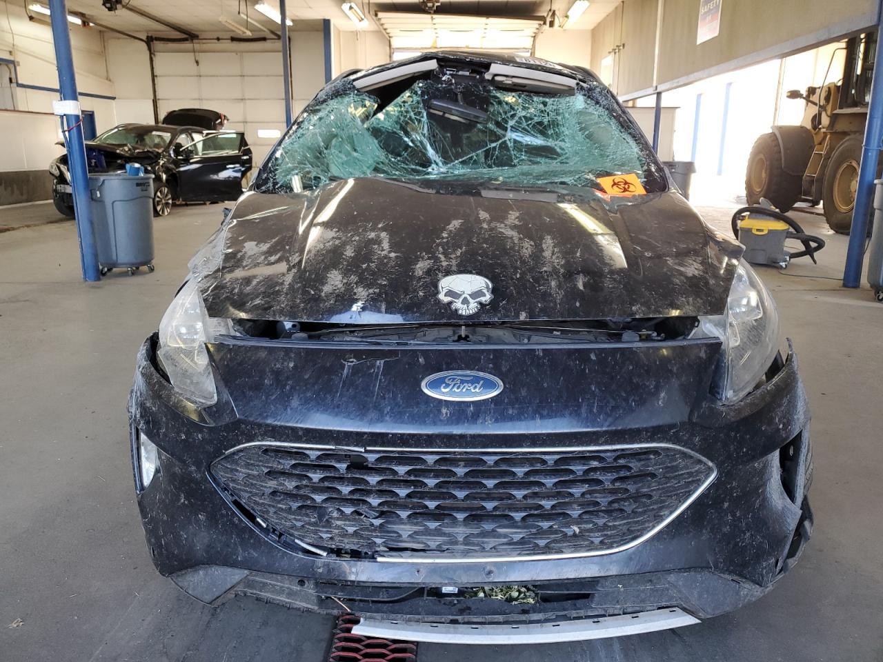 2020 Ford Escape, Titanium