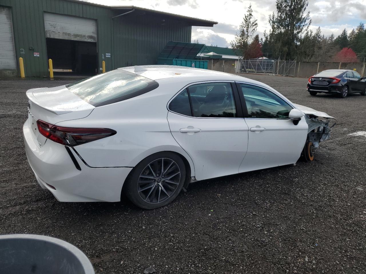 2022 Toyota Camry, SE