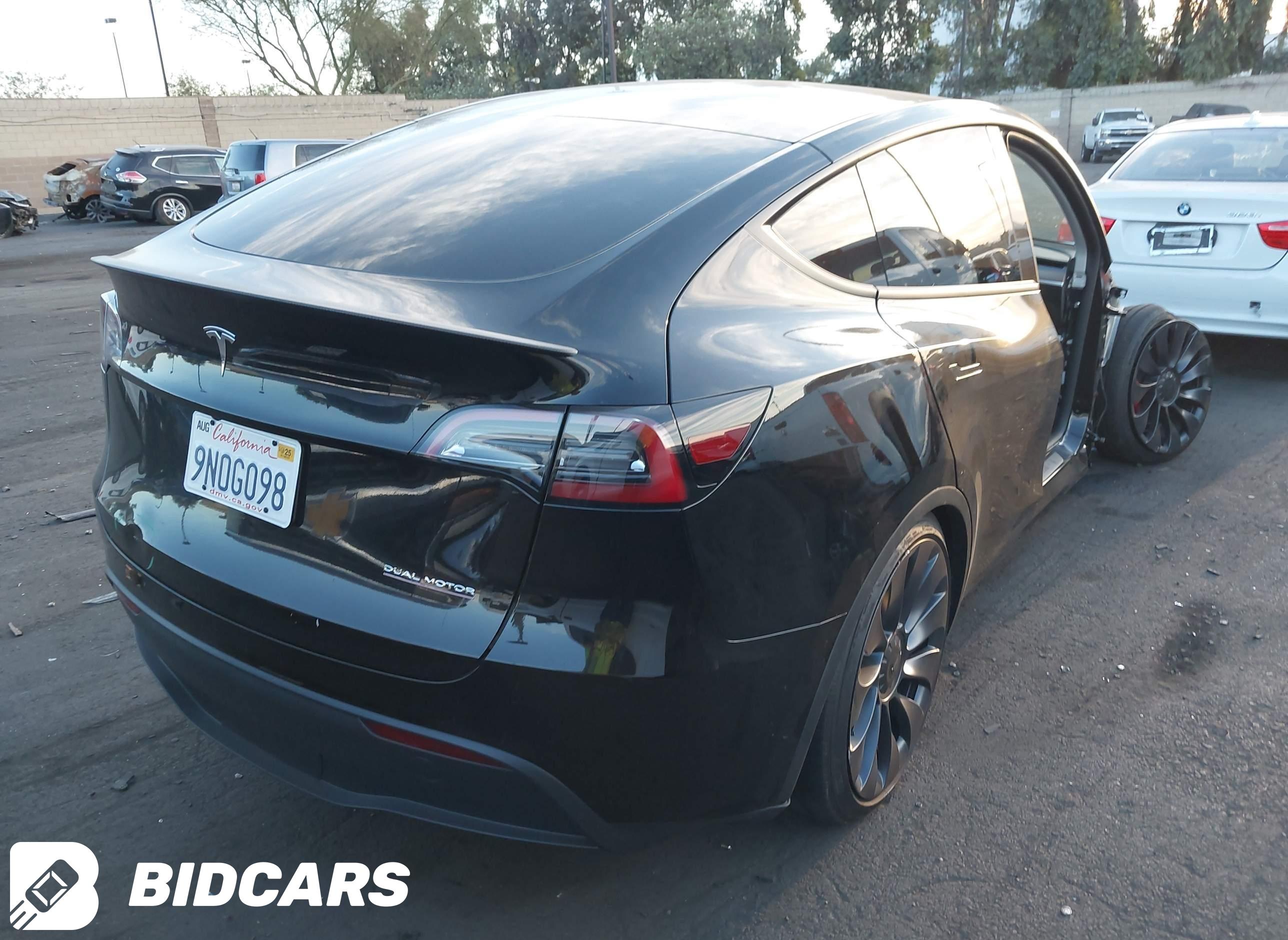 2024 Tesla Model Y, Performan...