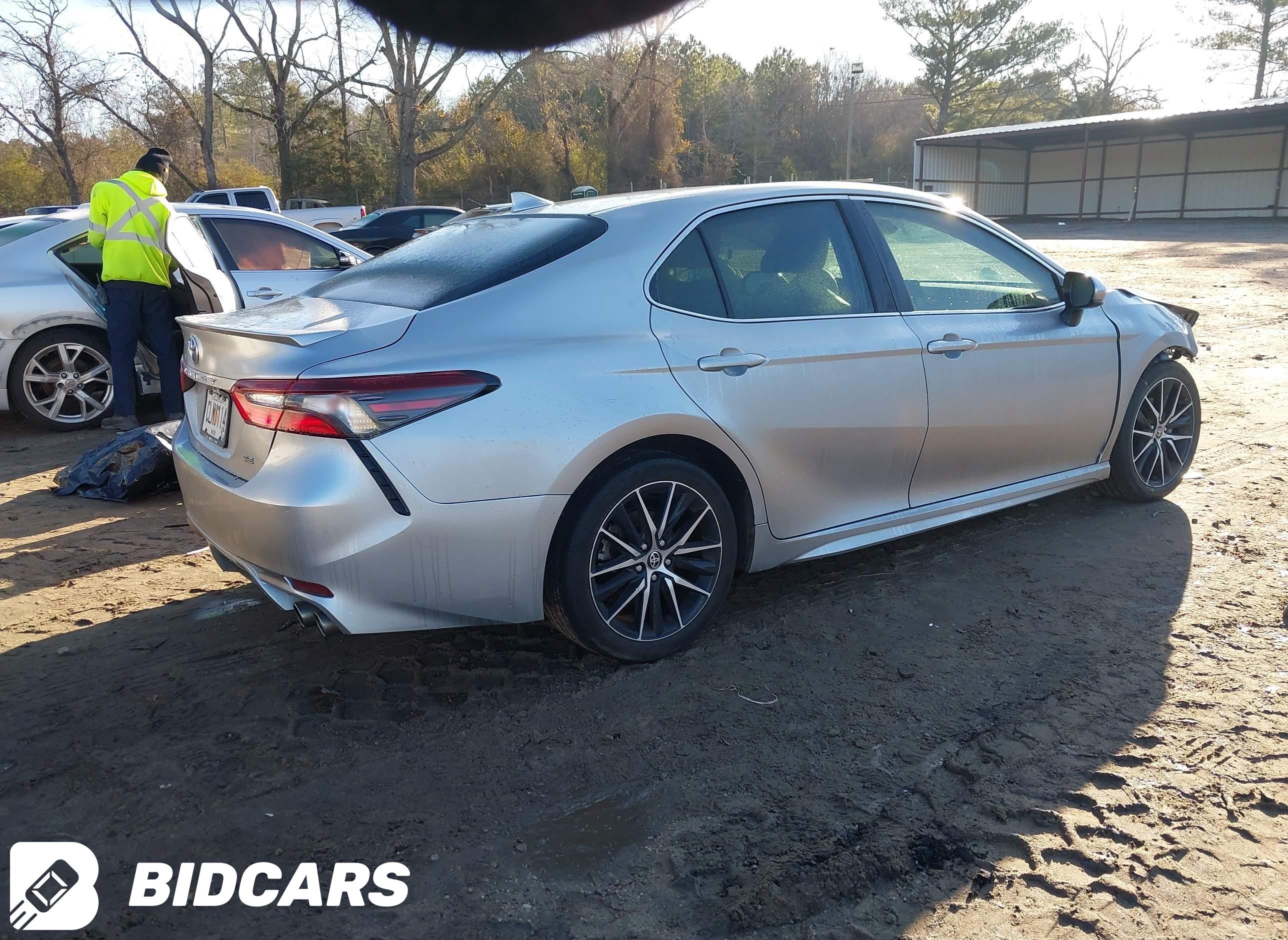 2021 Toyota Camry, SE