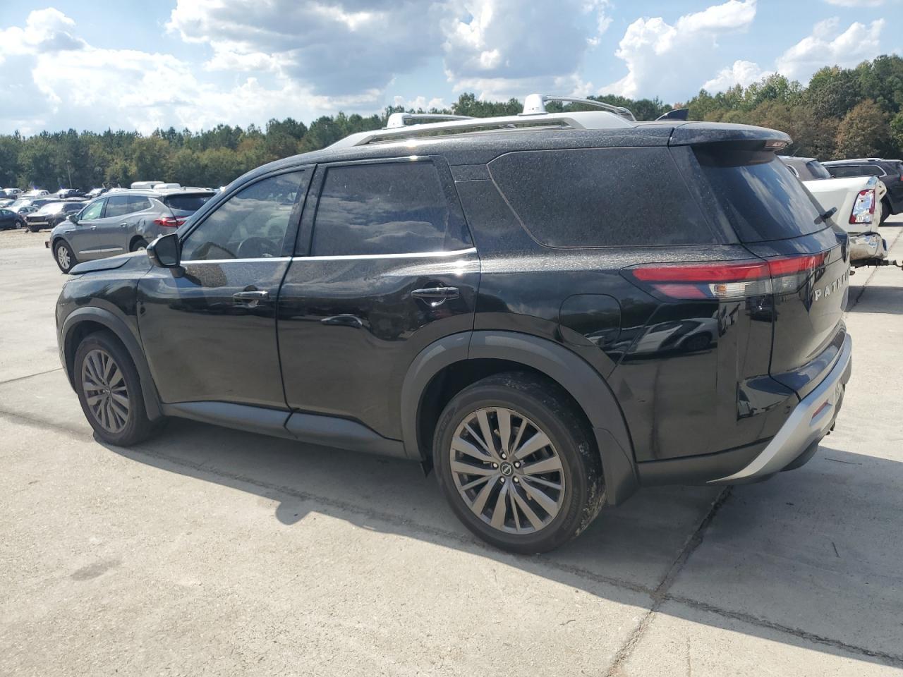 2024 Nissan Pathfinder, SL