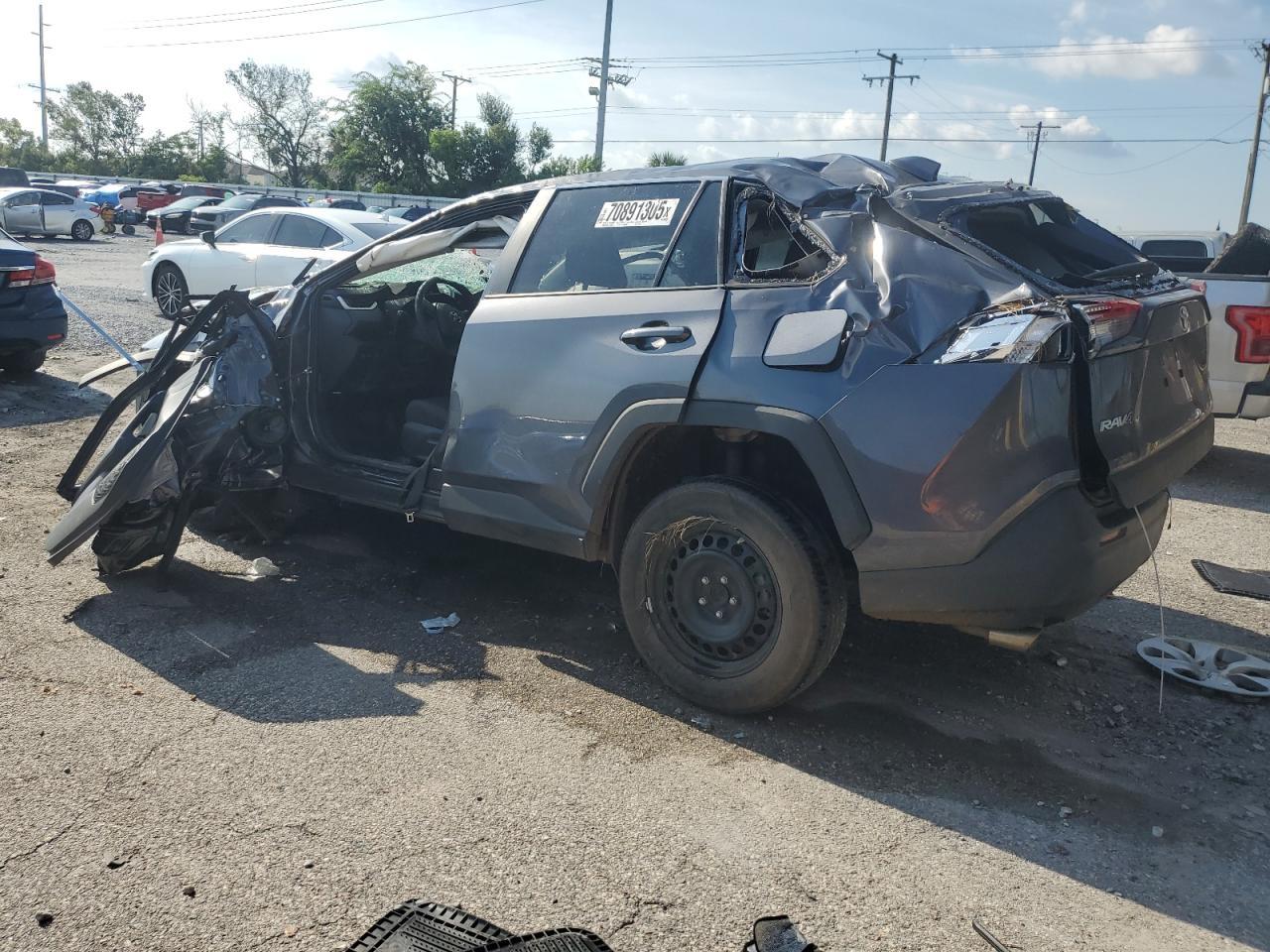 2023 Toyota RAV4, LE