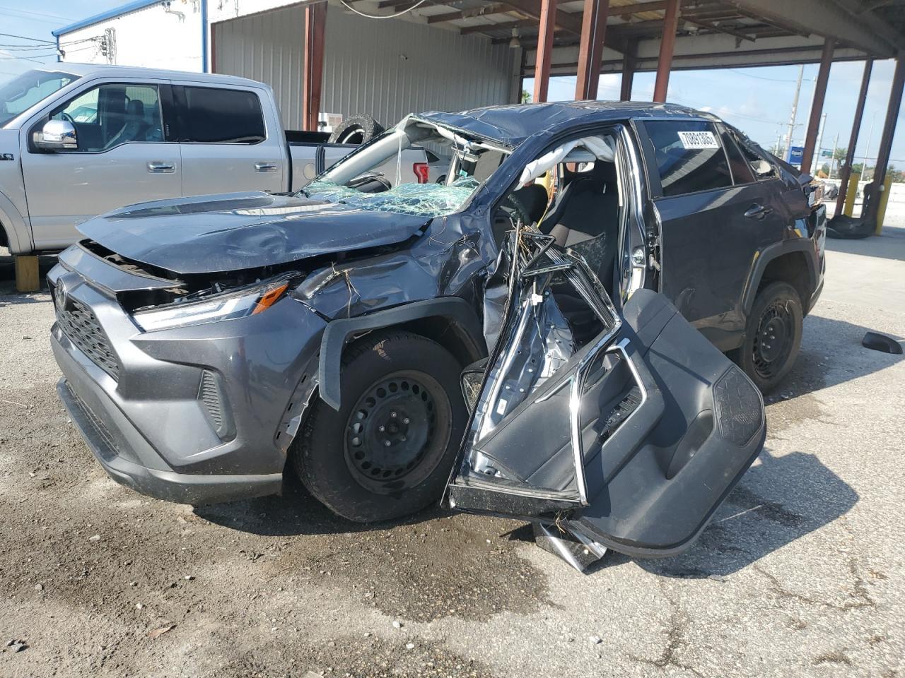 2023 Toyota RAV4, LE