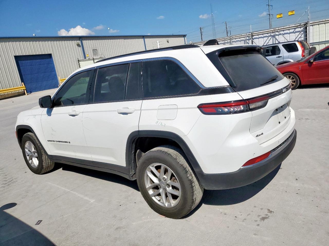 2023 Jeep Grand Cherokee, Laredo