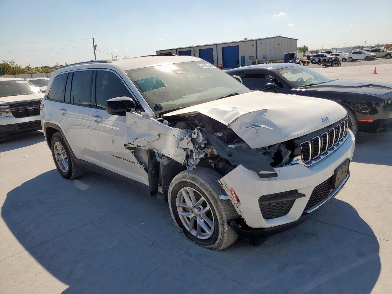 2023 Jeep Grand Cherokee, Laredo