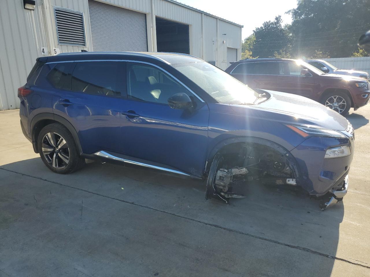2021 Nissan Rogue, Platinum