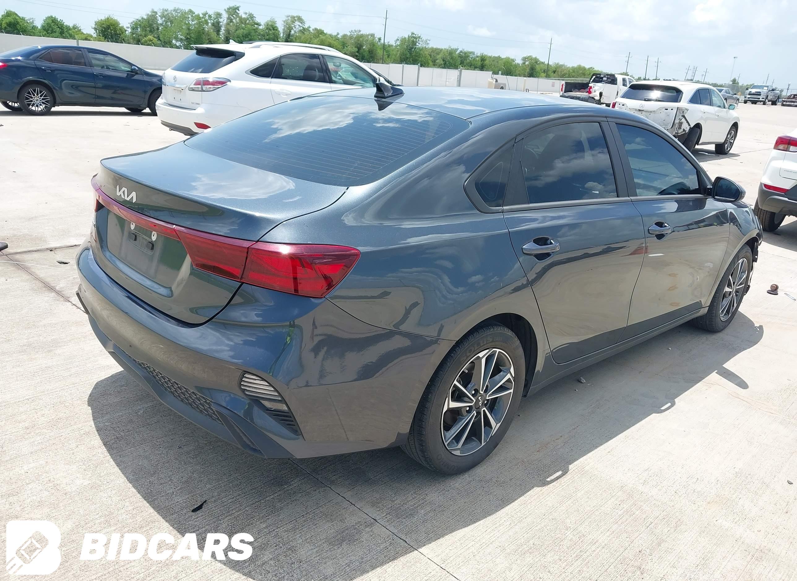 2023 KIA Forte, Lxs
