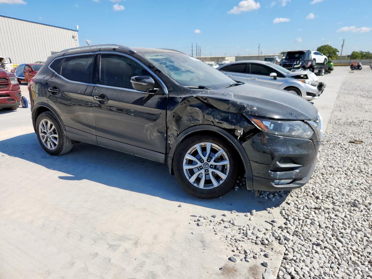 2022 Nissan Rogue, SV