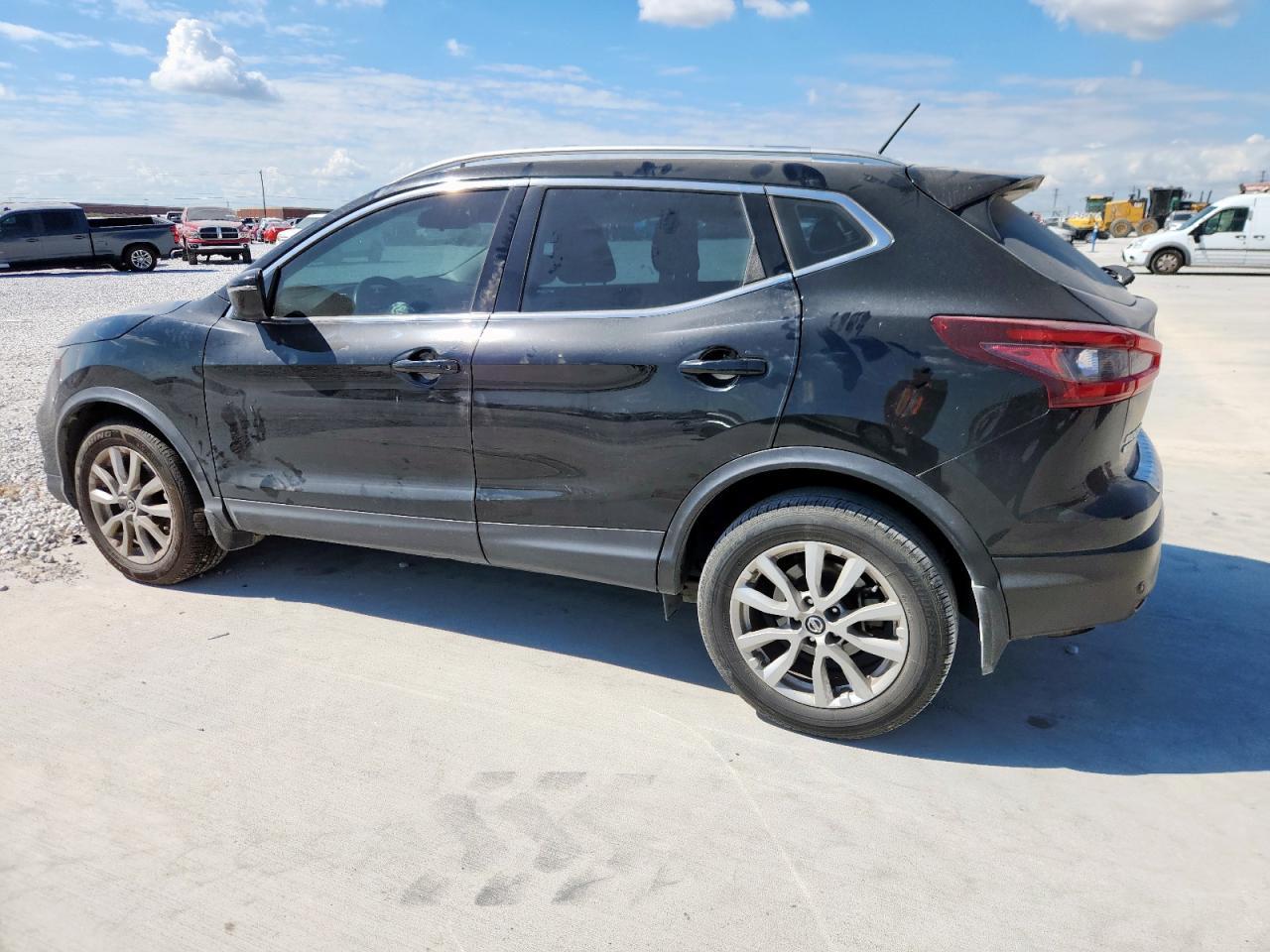 2022 Nissan Rogue, SV