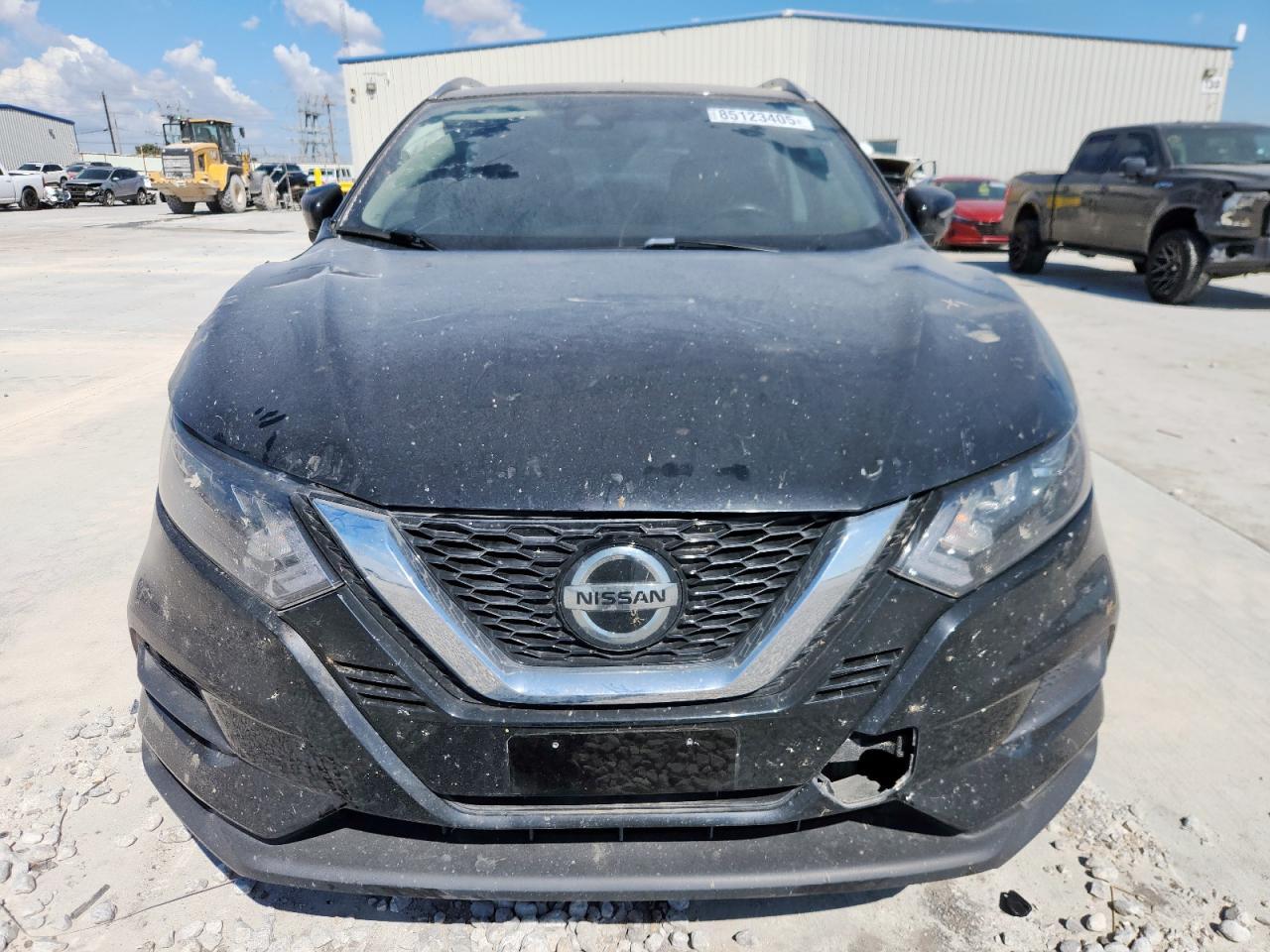 2022 Nissan Rogue, SV