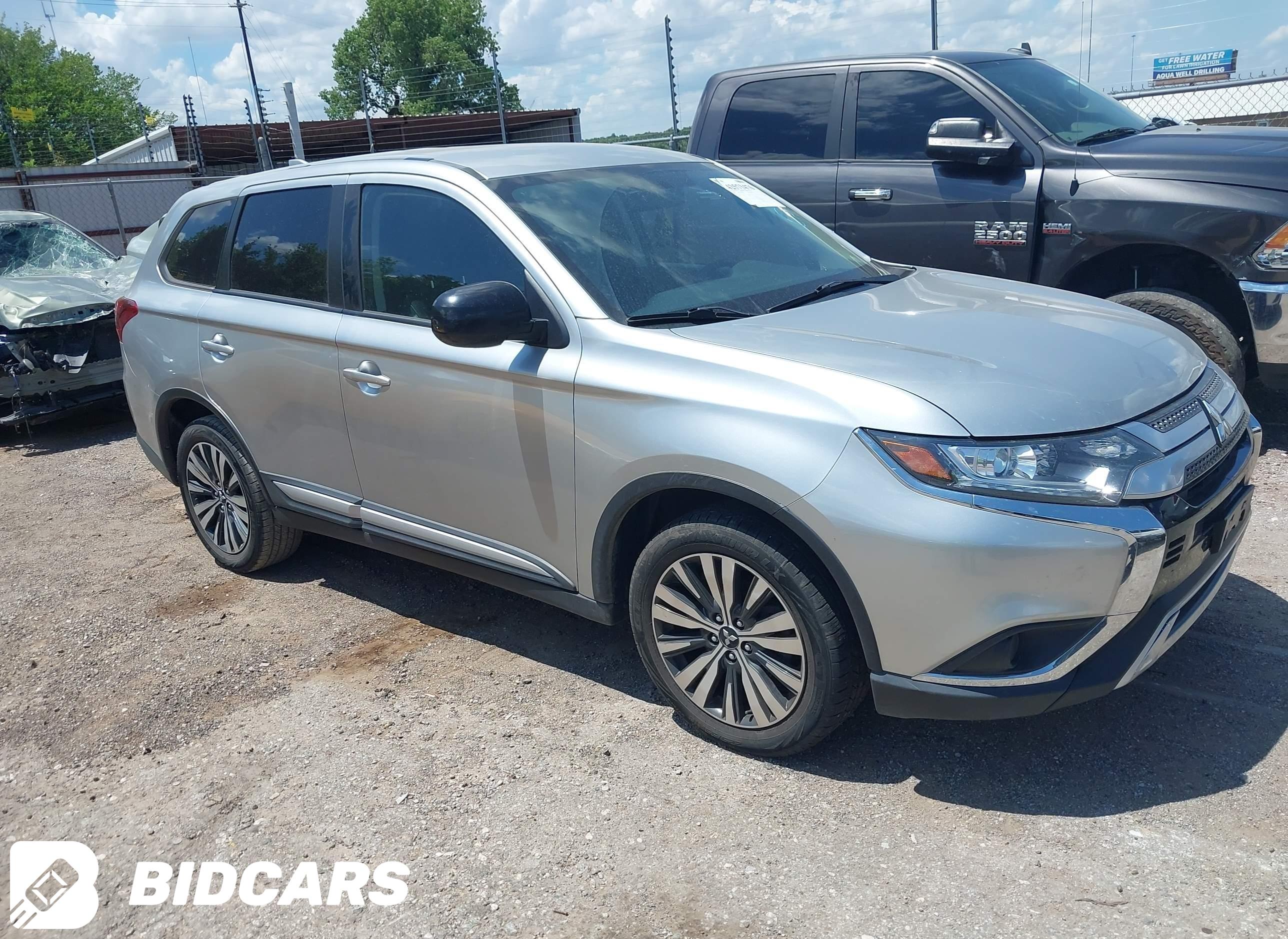 2020 Mitsubishi Outlander, ES...