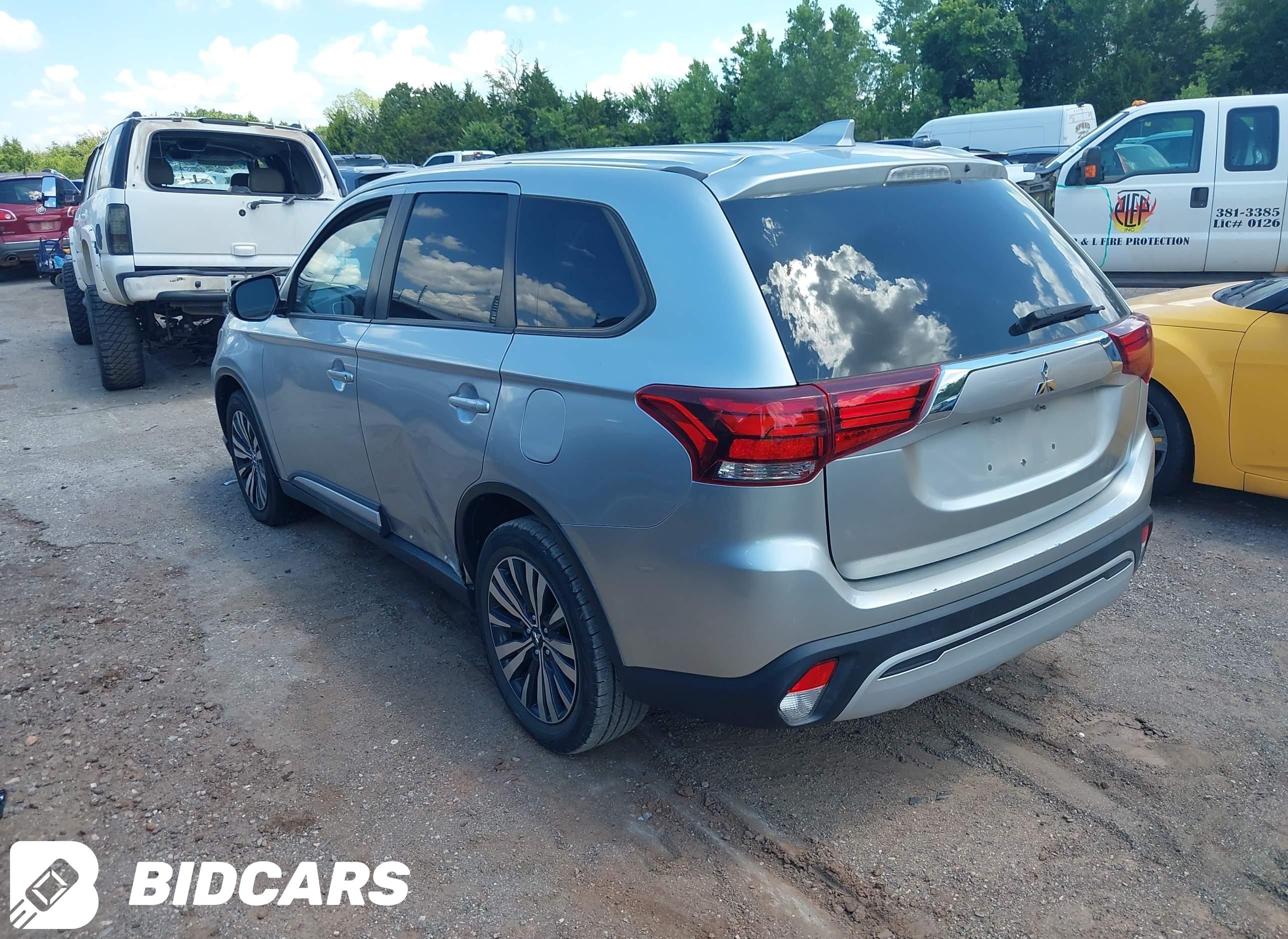 2020 Mitsubishi Outlander, ES...