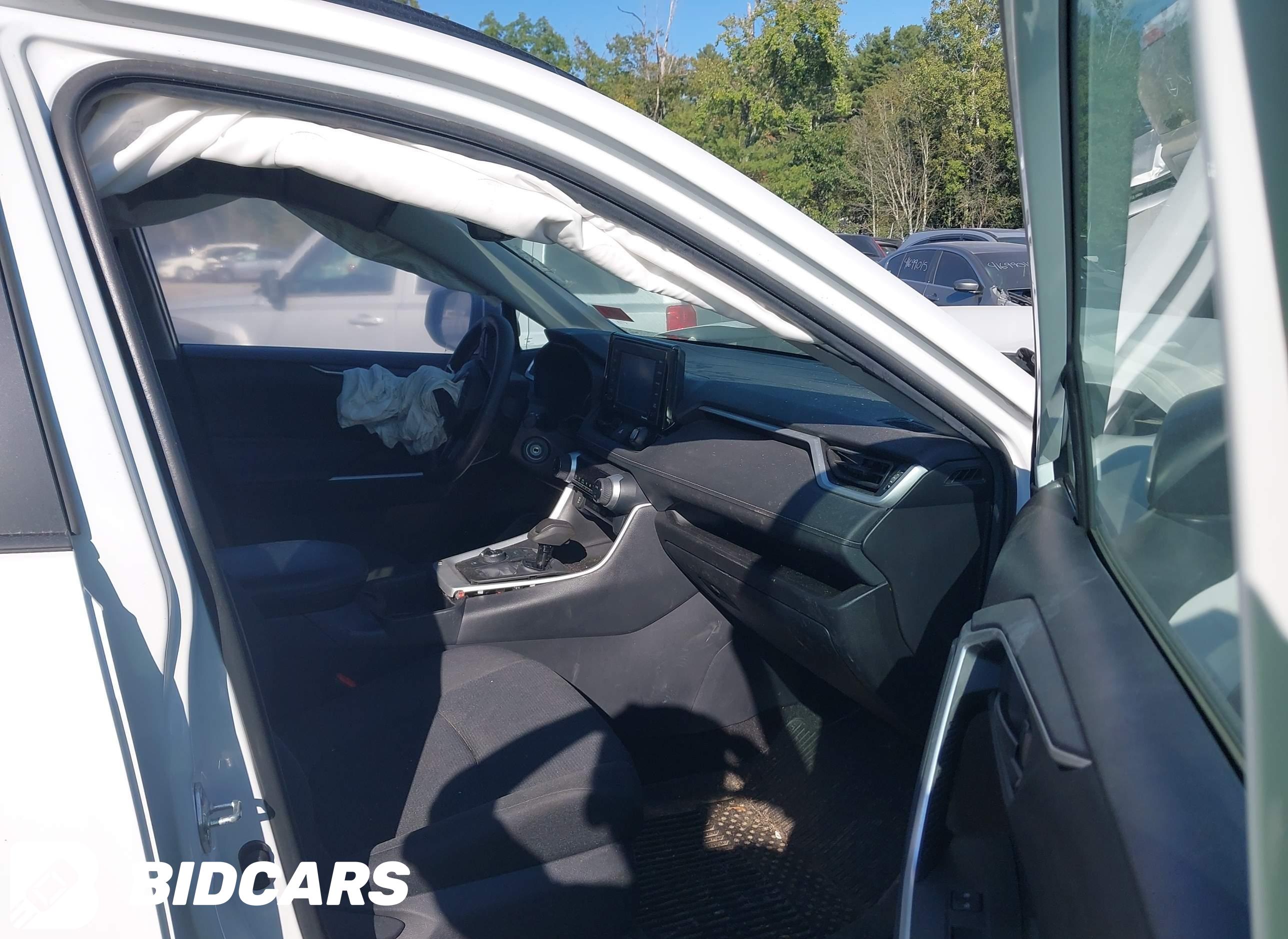 2022 Toyota RAV4, Hybrid LE