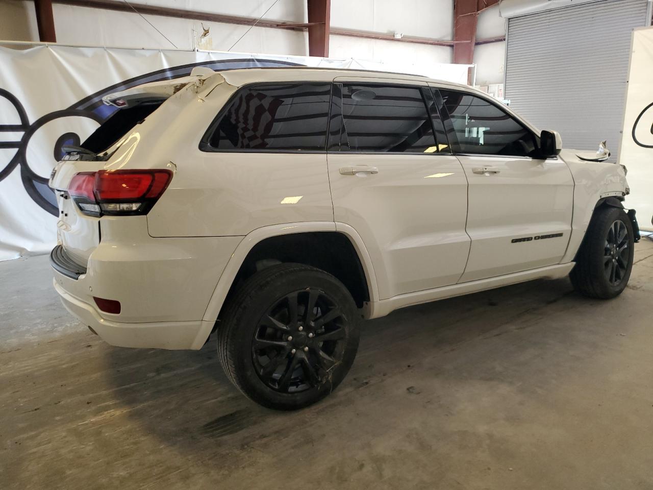 2021 Jeep Grand Cherokee, Laredo