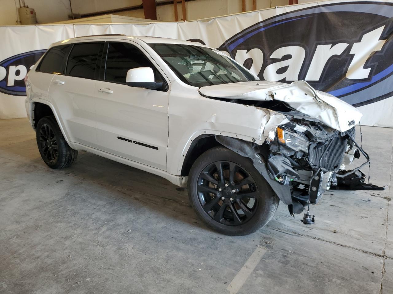 2021 Jeep Grand Cherokee, Laredo