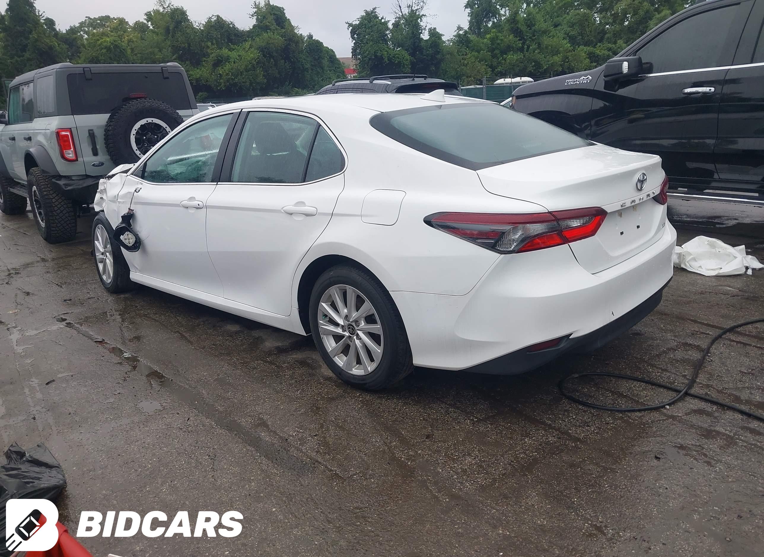 2023 Toyota Camry, LE