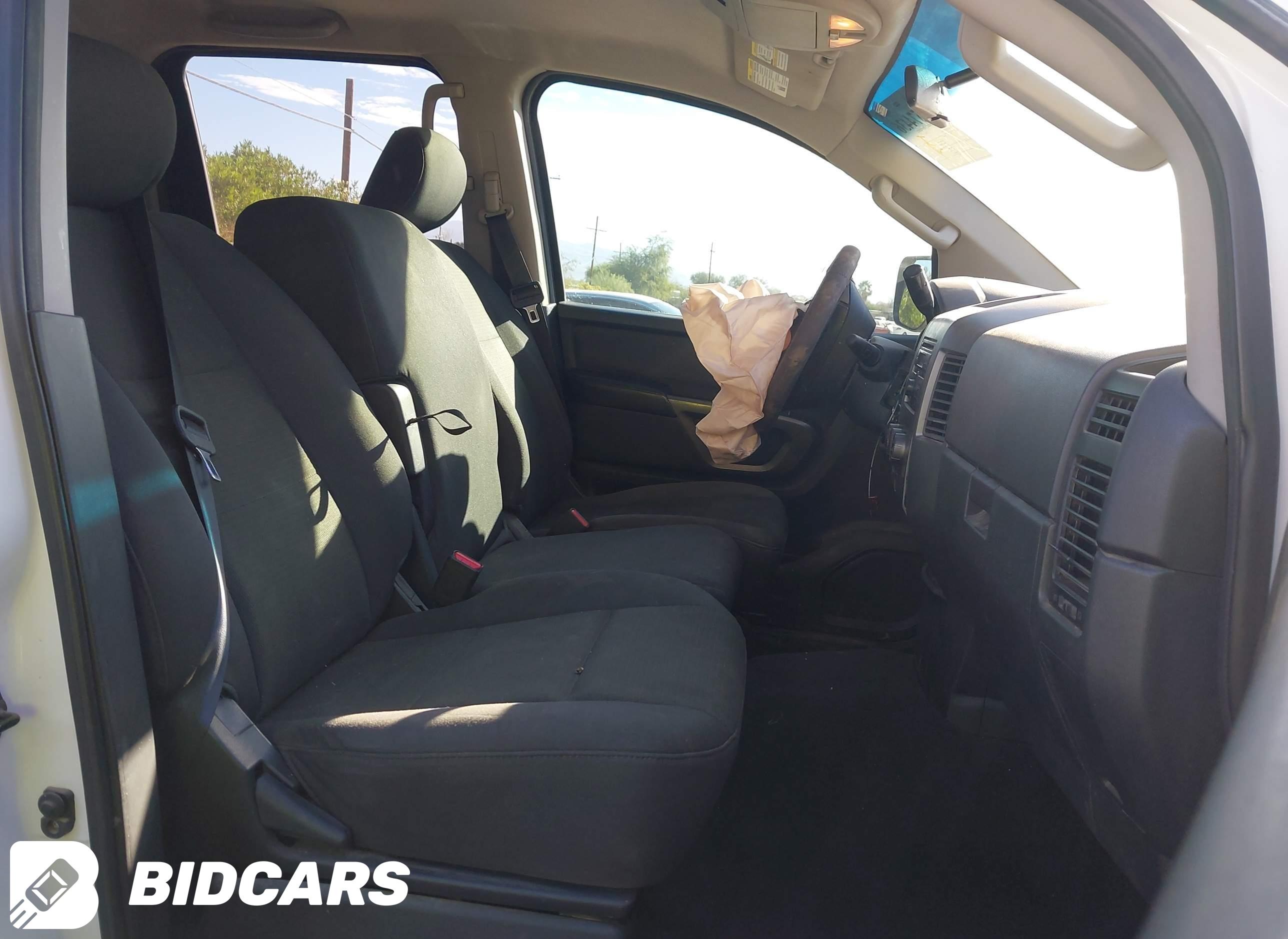 2015 Nissan Titan, S