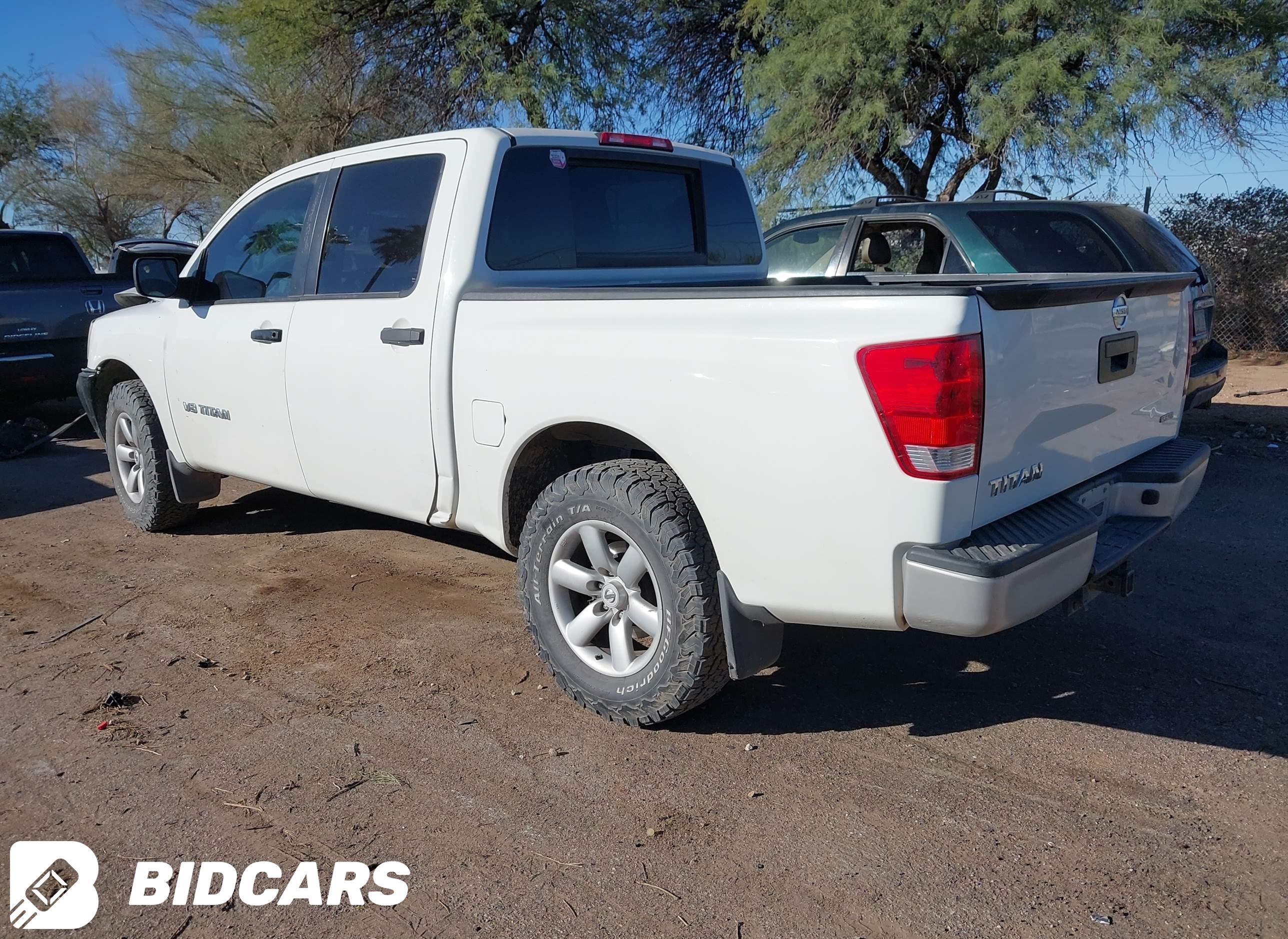 2015 Nissan Titan, S