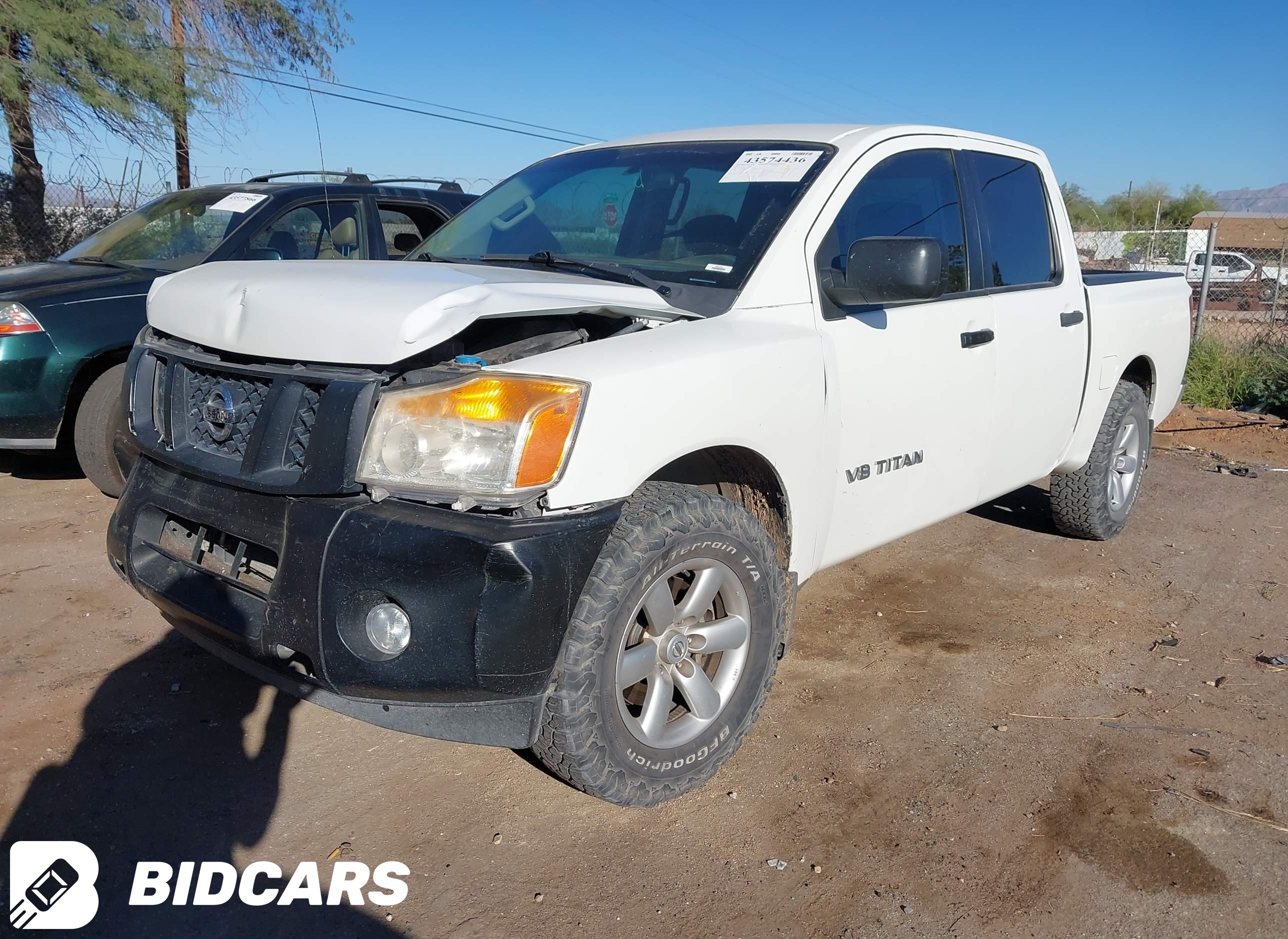 2015 Nissan Titan, S