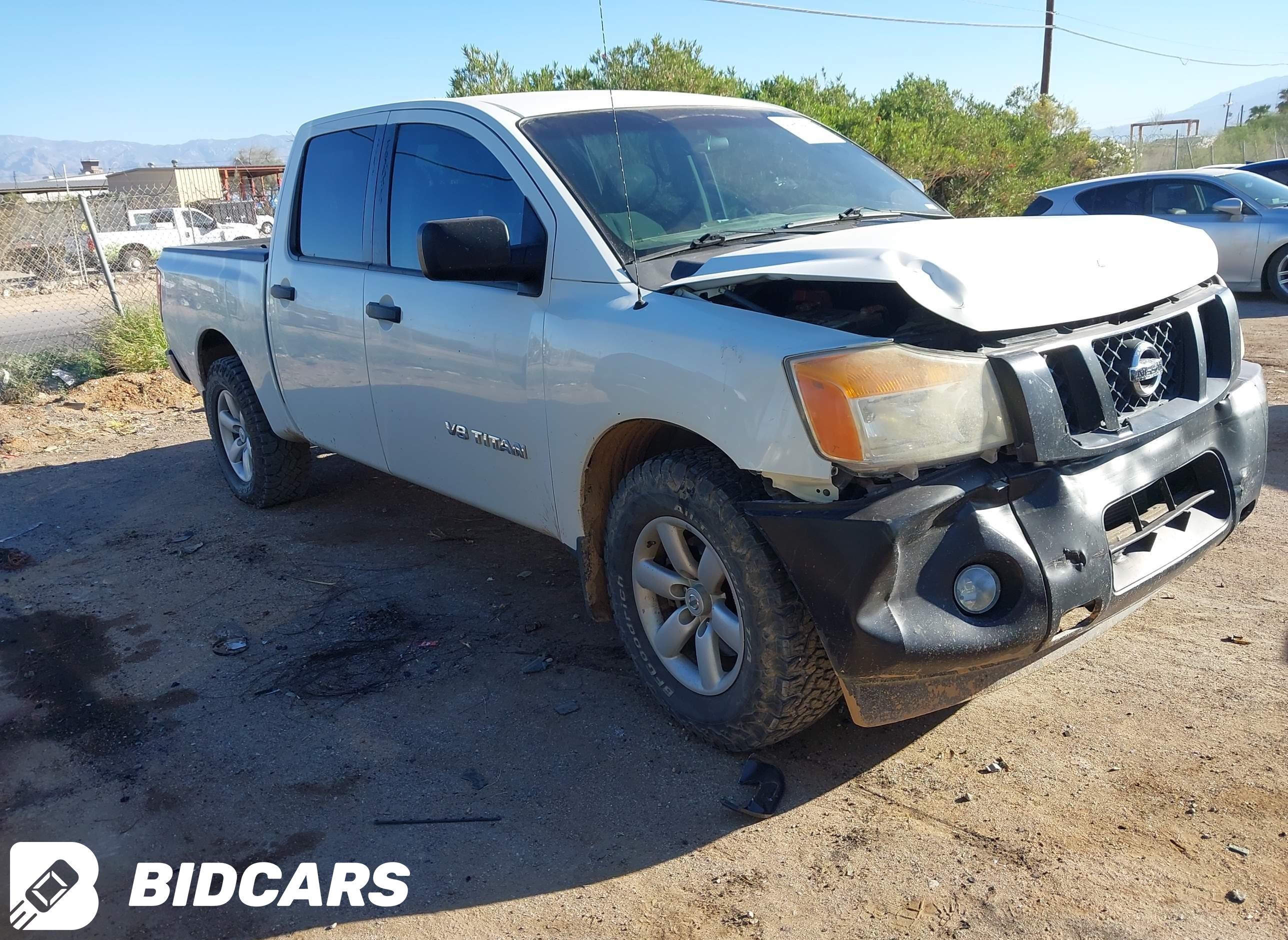 2015 Nissan Titan, S