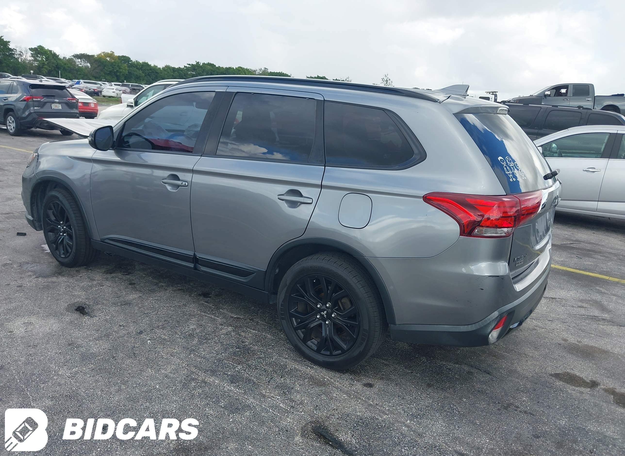 2018 Mitsubishi Outlander, LE