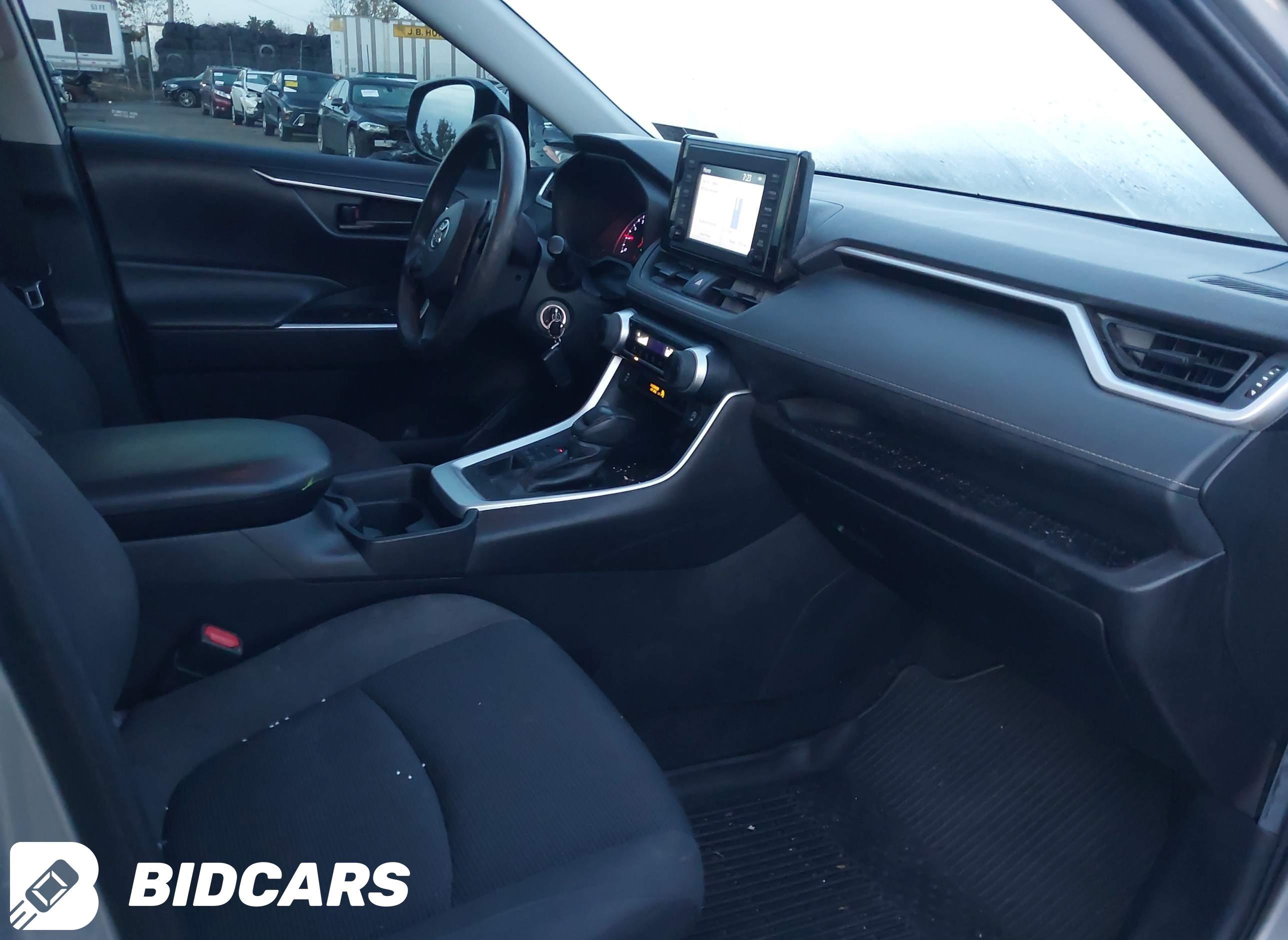 2019 Toyota RAV4, LE