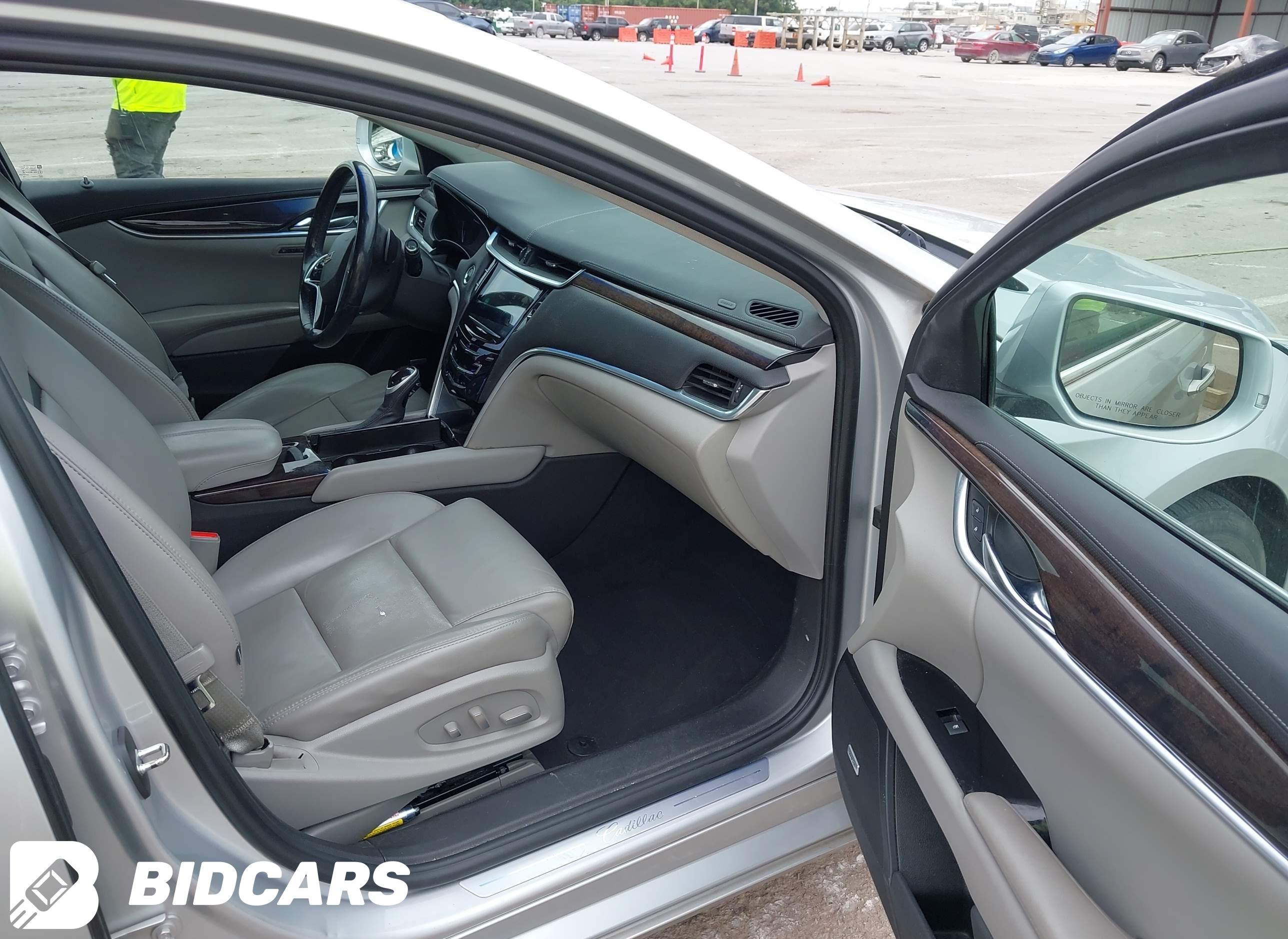 2017 Cadillac XTS, Luxury