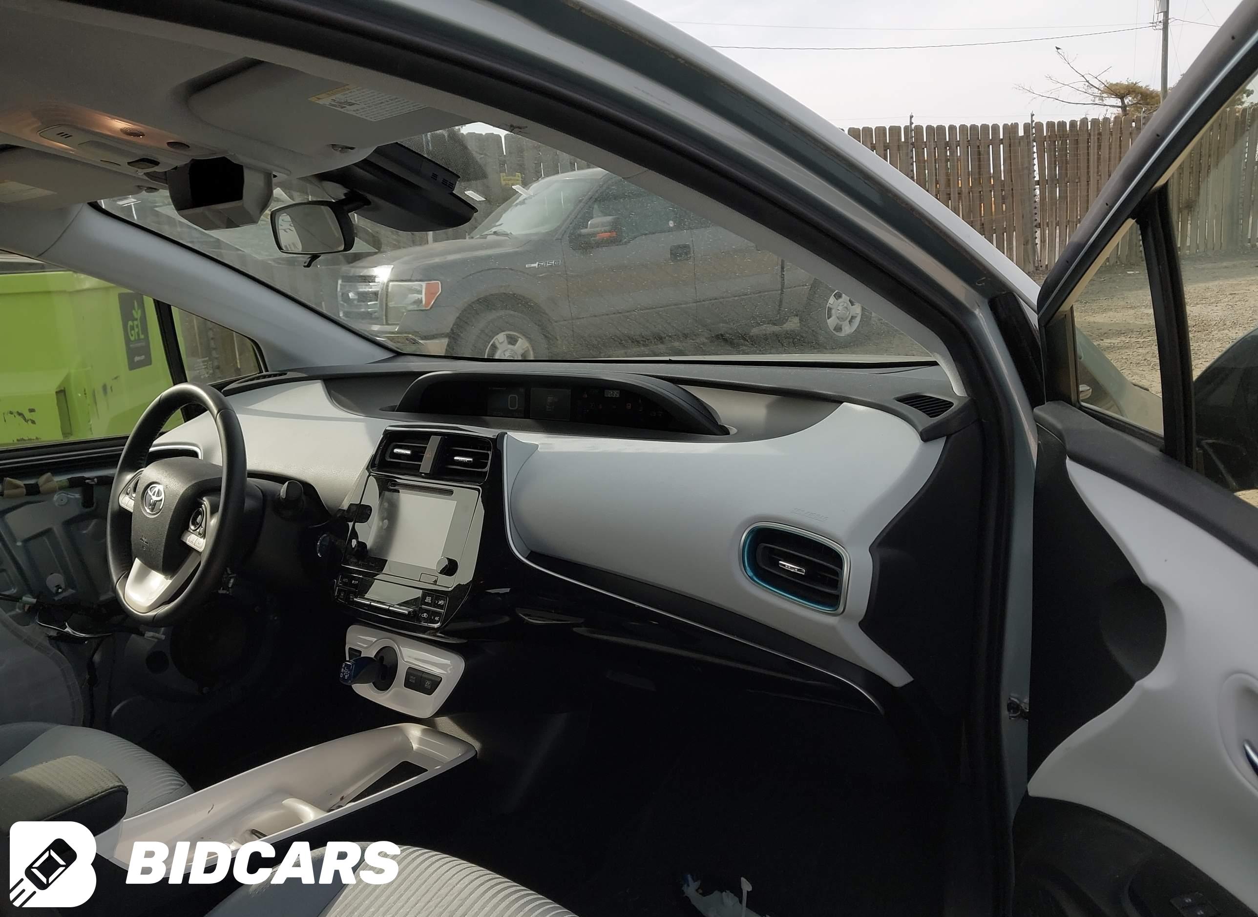 2017 Toyota Prius, Three