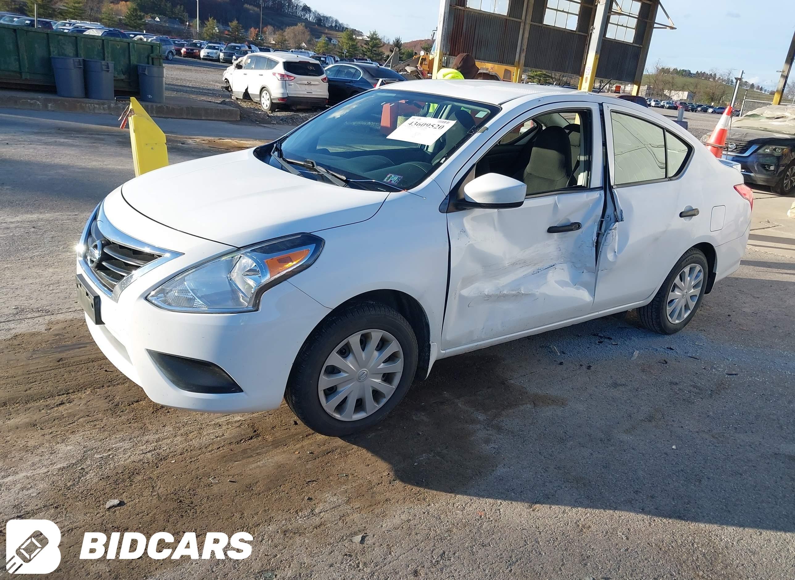 2017 Nissan Versa, 1.6 S+