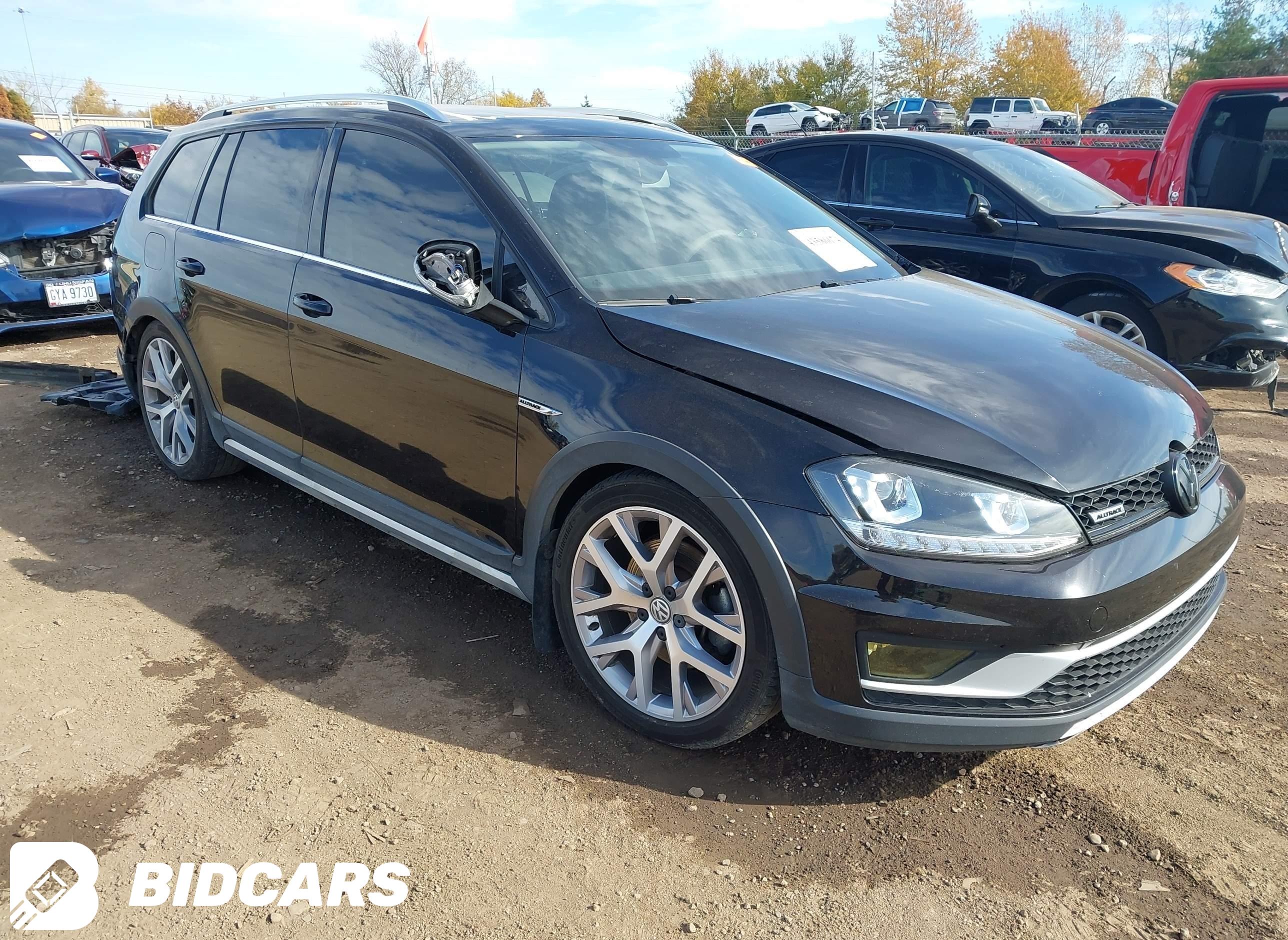 2017 Volkswagen Golf, Alltrac...