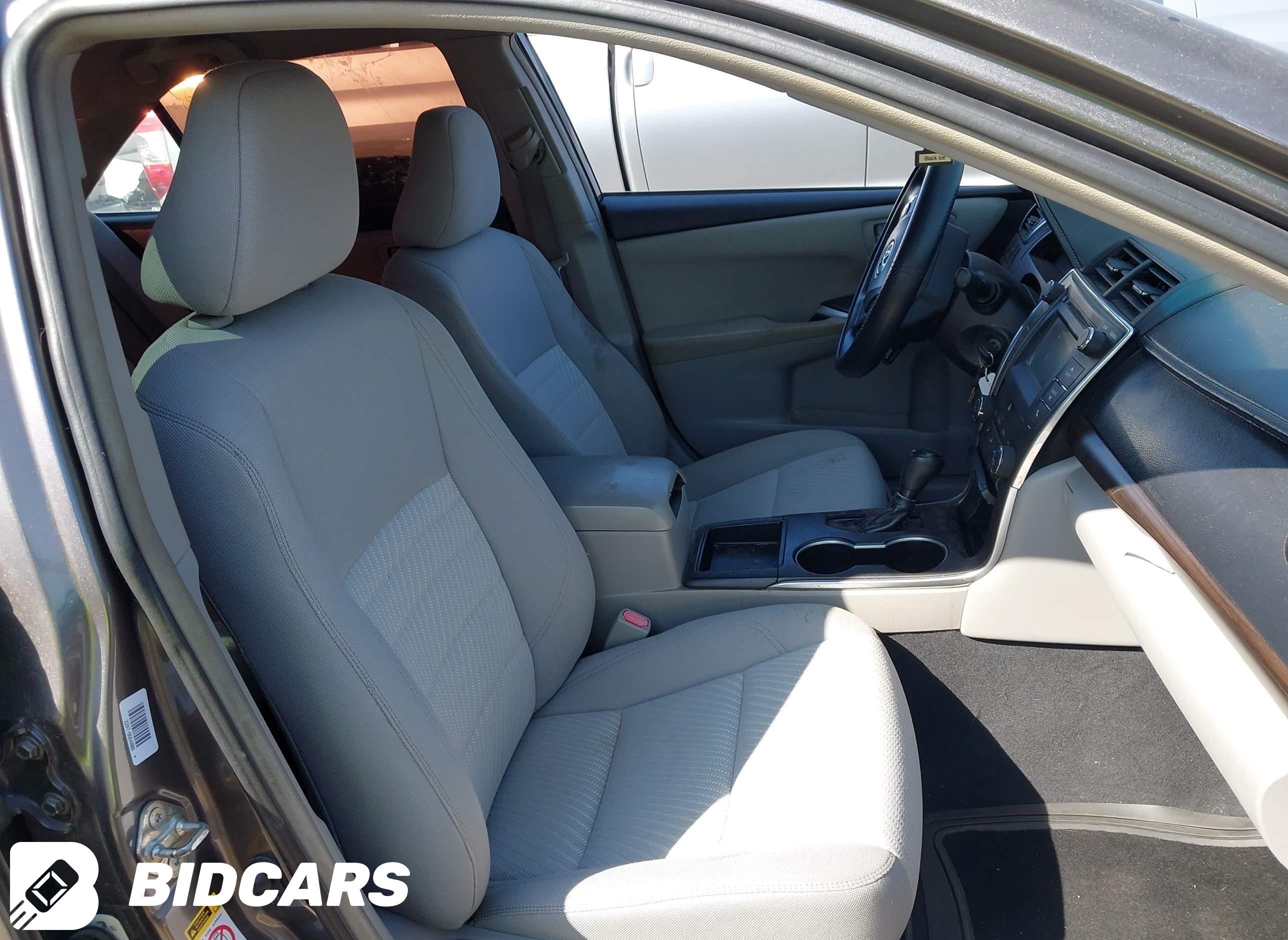 2016 Toyota Camry, LE