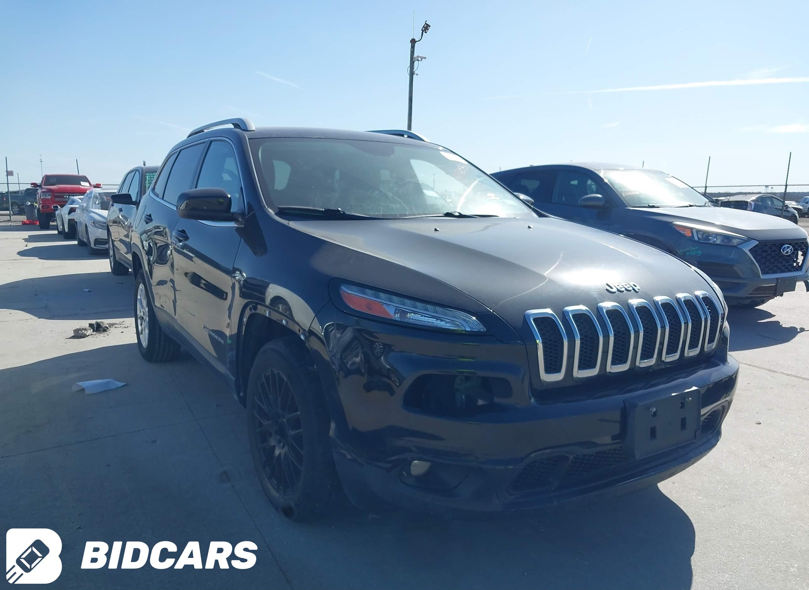 2016 Jeep Cherokee, Latitude