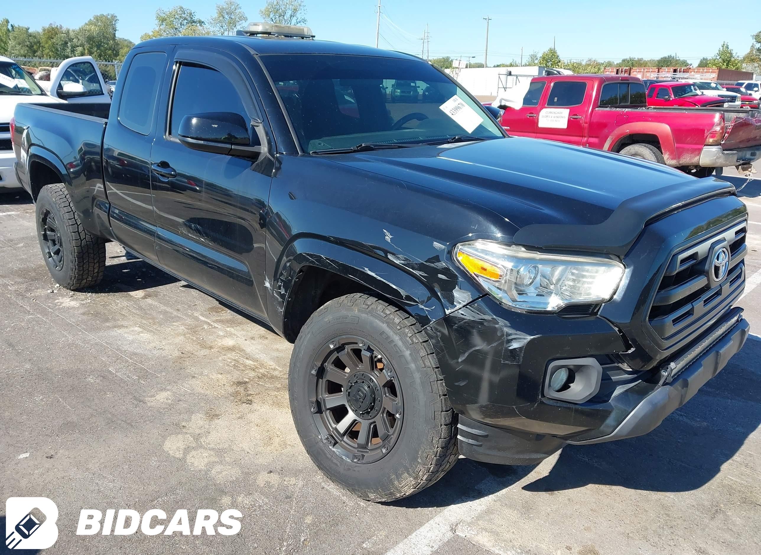 2017 Toyota Tacoma, SR
