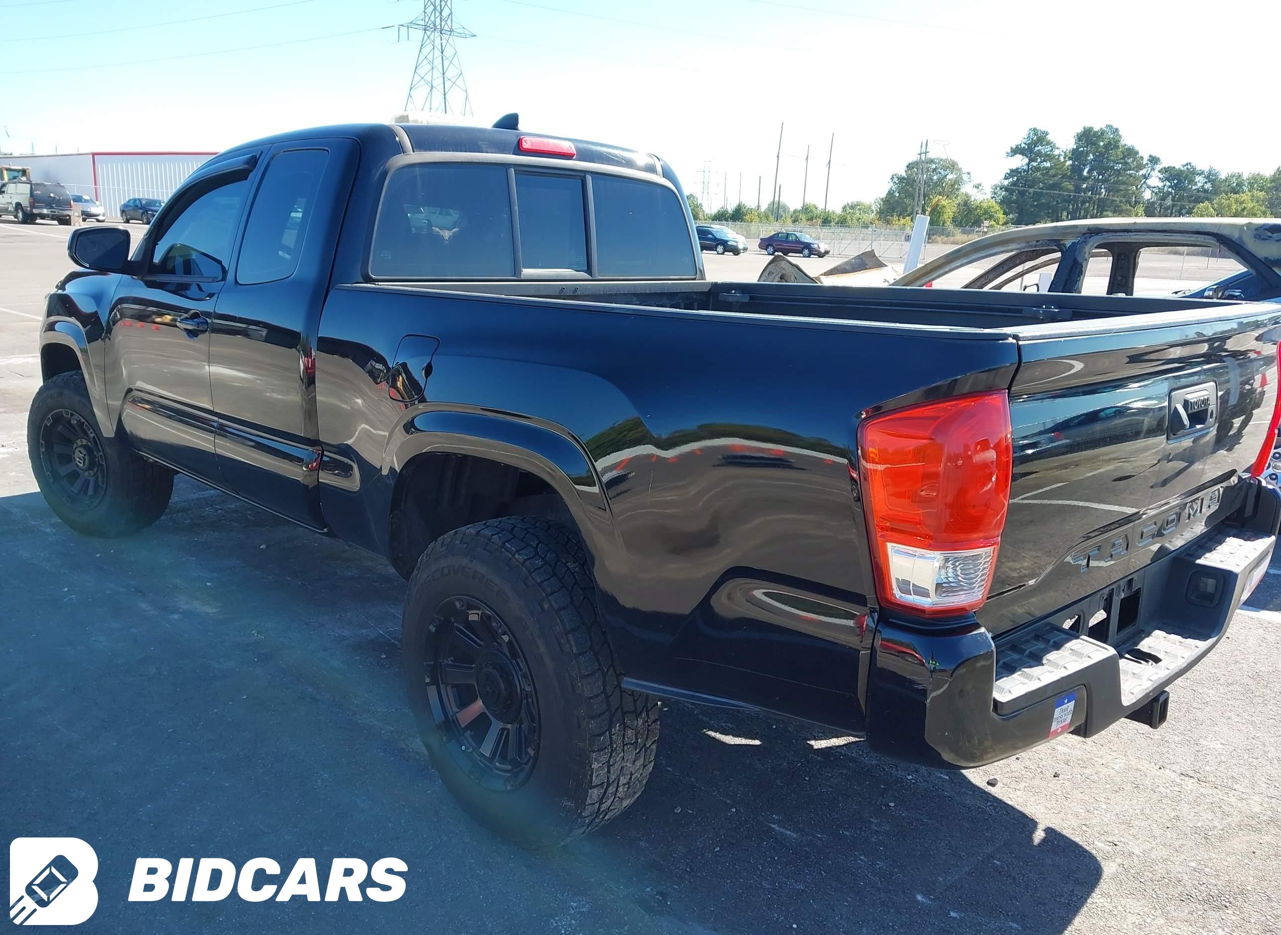 2017 Toyota Tacoma, SR