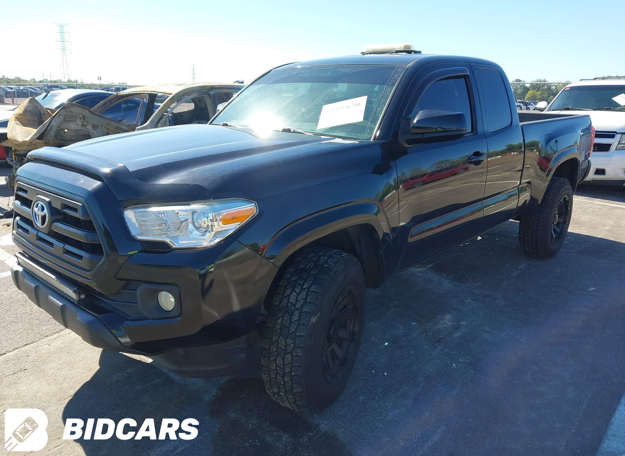 2017 Toyota Tacoma, SR