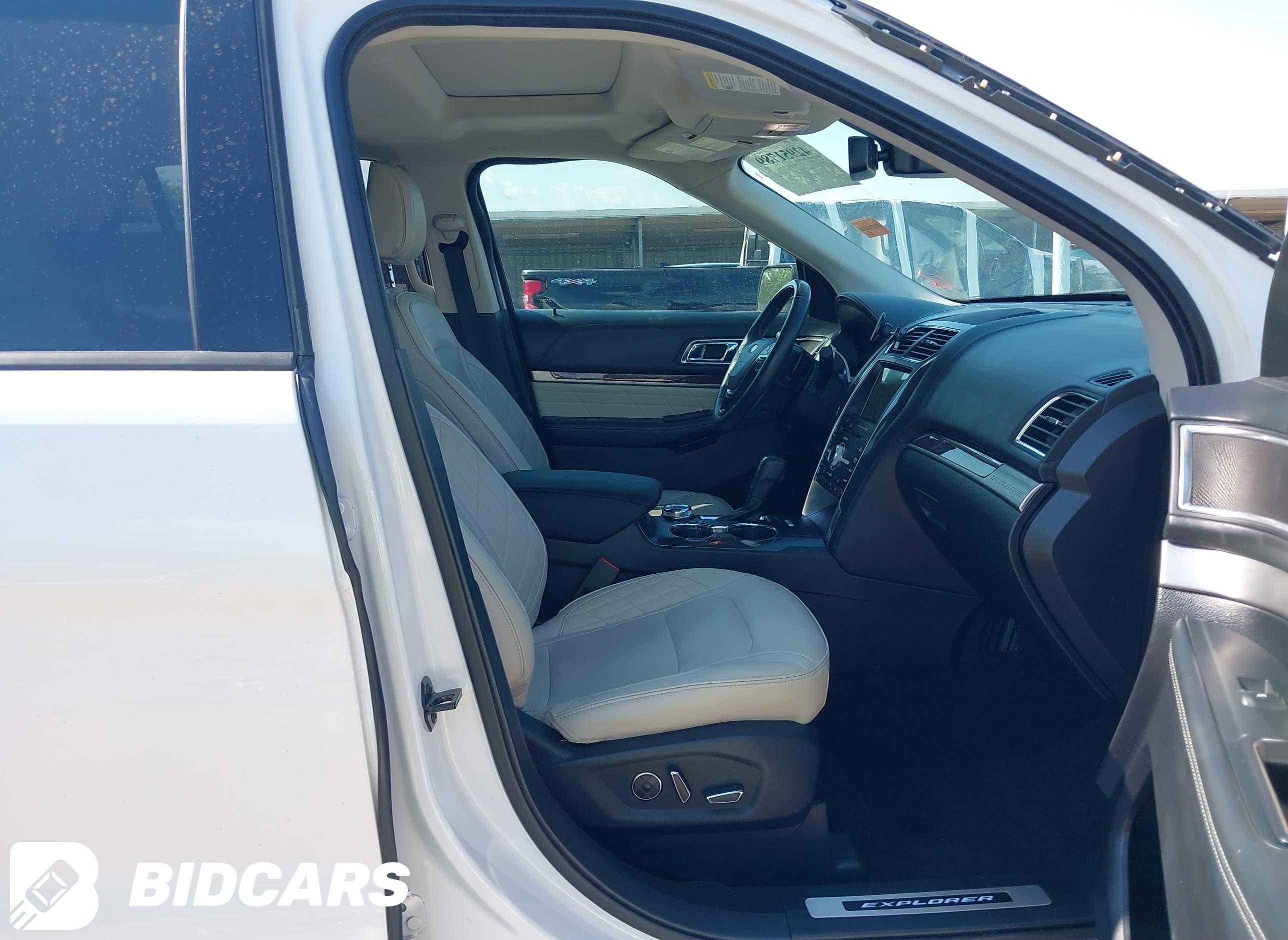 2018 Ford Explorer, Platinum