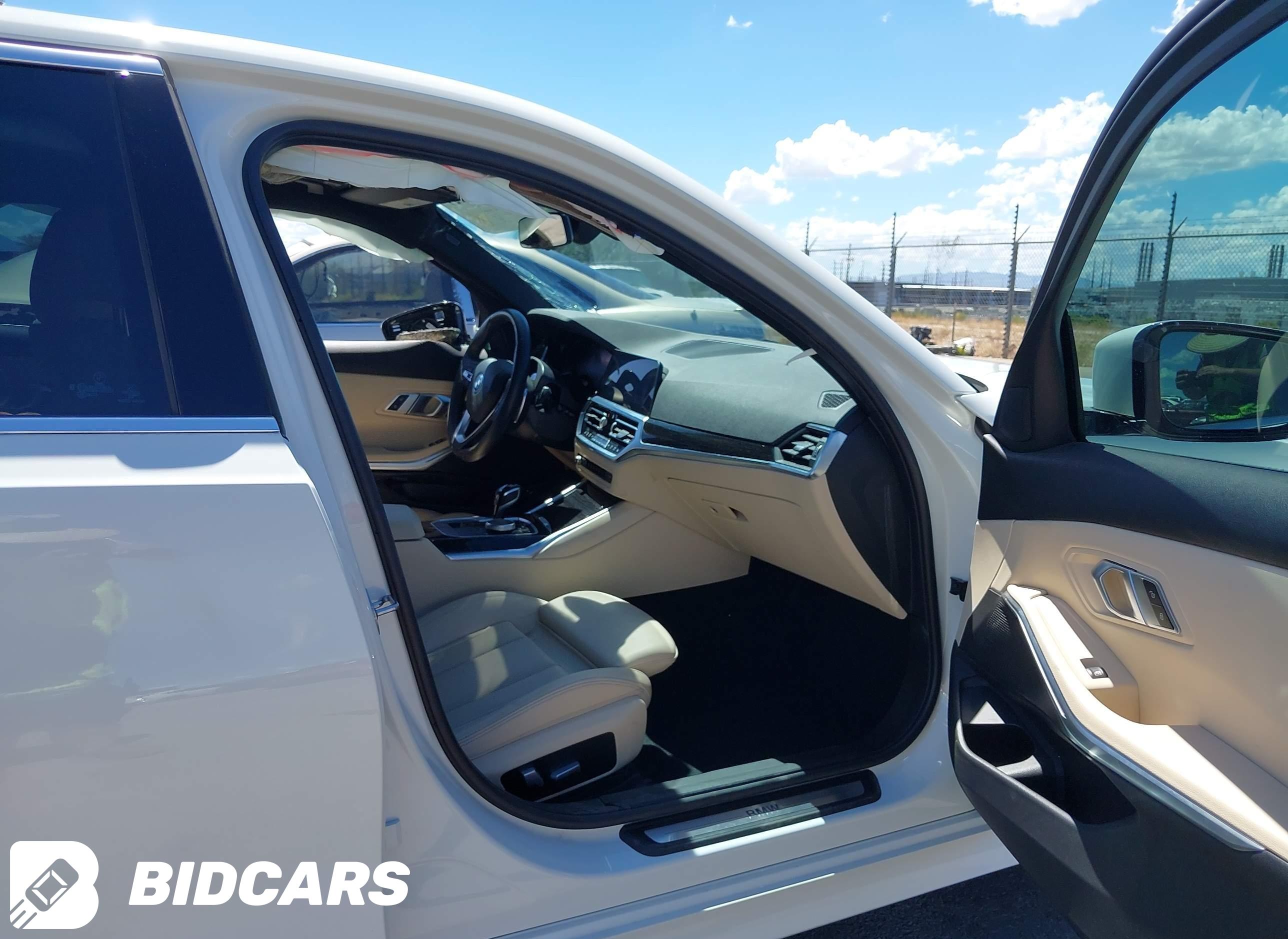 2022 BMW 3 Series, 330E