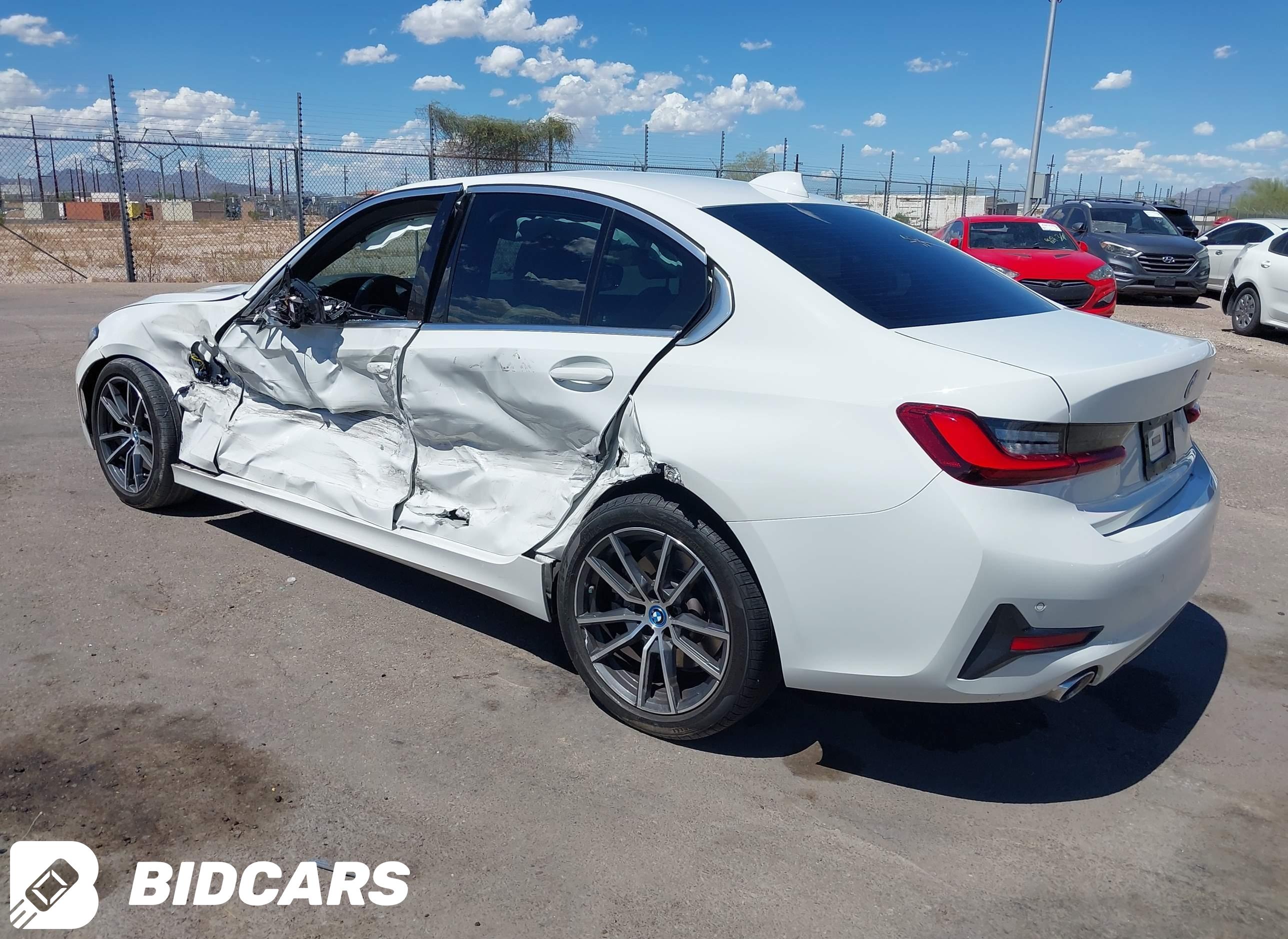 2022 BMW 3 Series, 330E