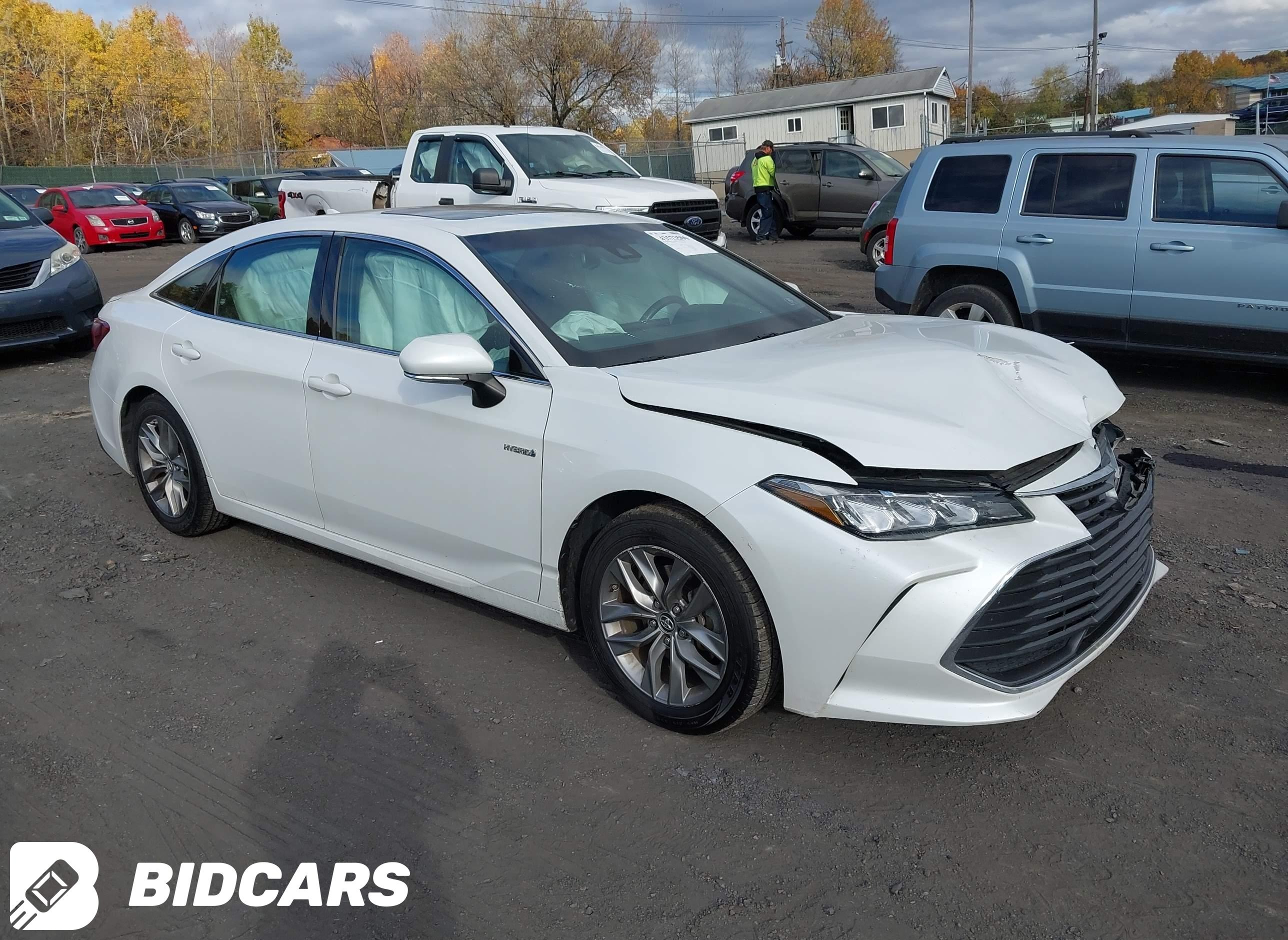 2019 Toyota Avalon, Hybrid Xle